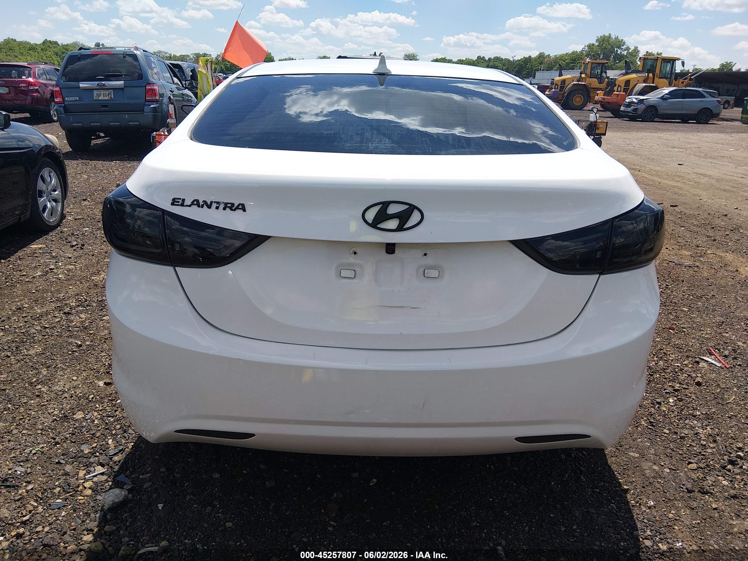 2013 Hyundai Elantra Gls White vin: 5NPDH4AE3DH276645