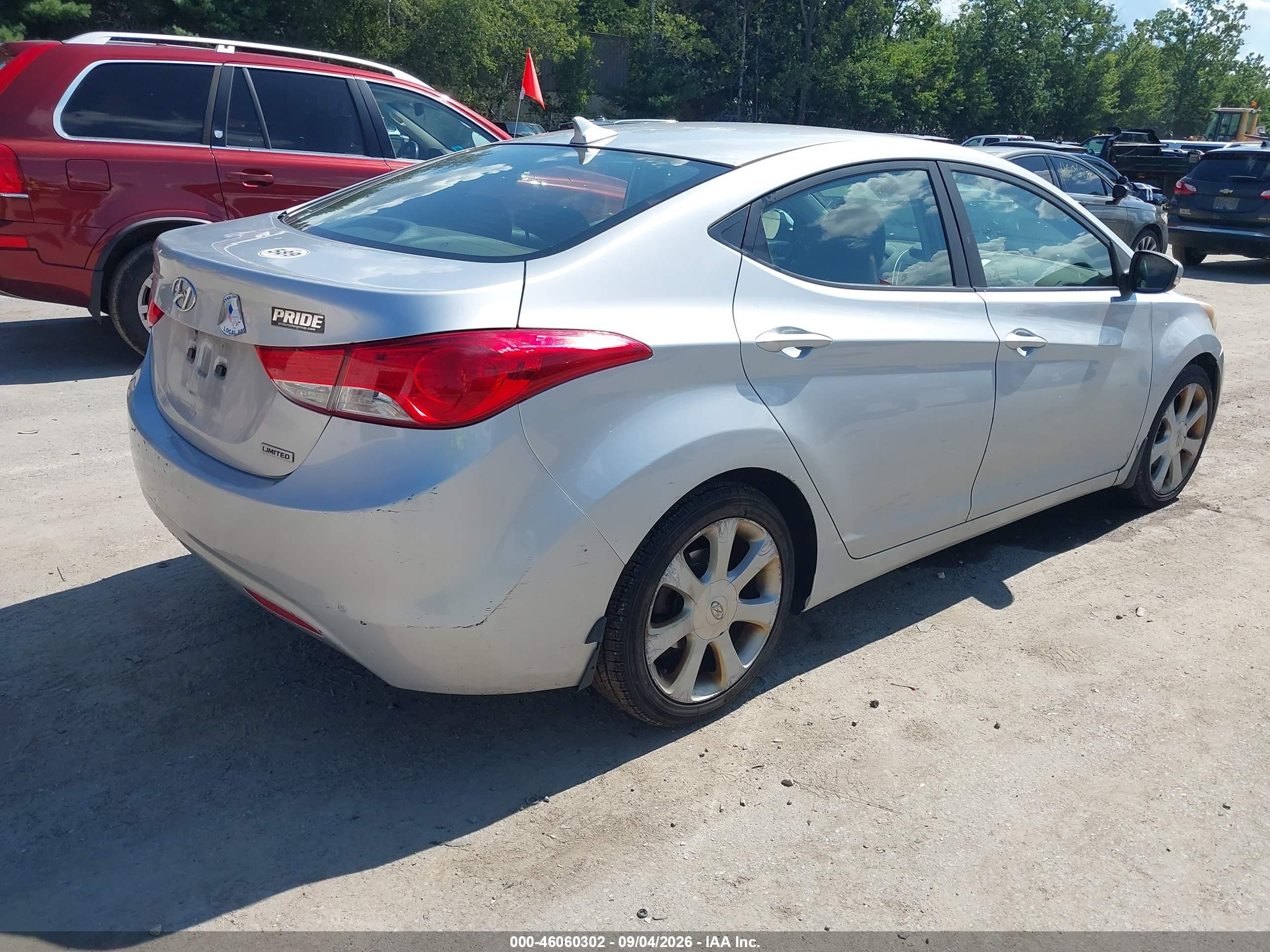 2013 Hyundai Elantra Limited Silver vin: 5NPDH4AE3DH284115