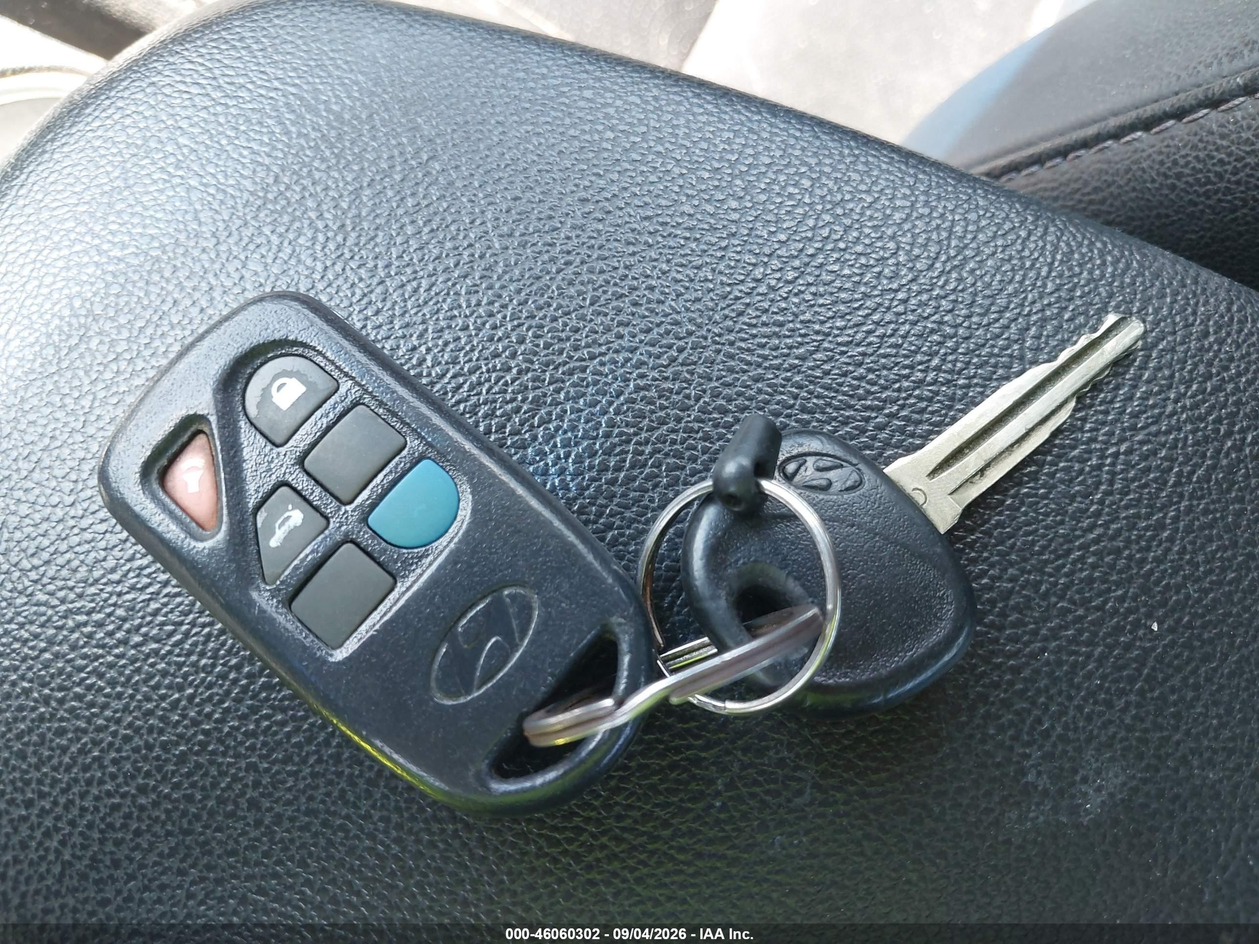 2013 Hyundai Elantra Limited Silver vin: 5NPDH4AE3DH284115