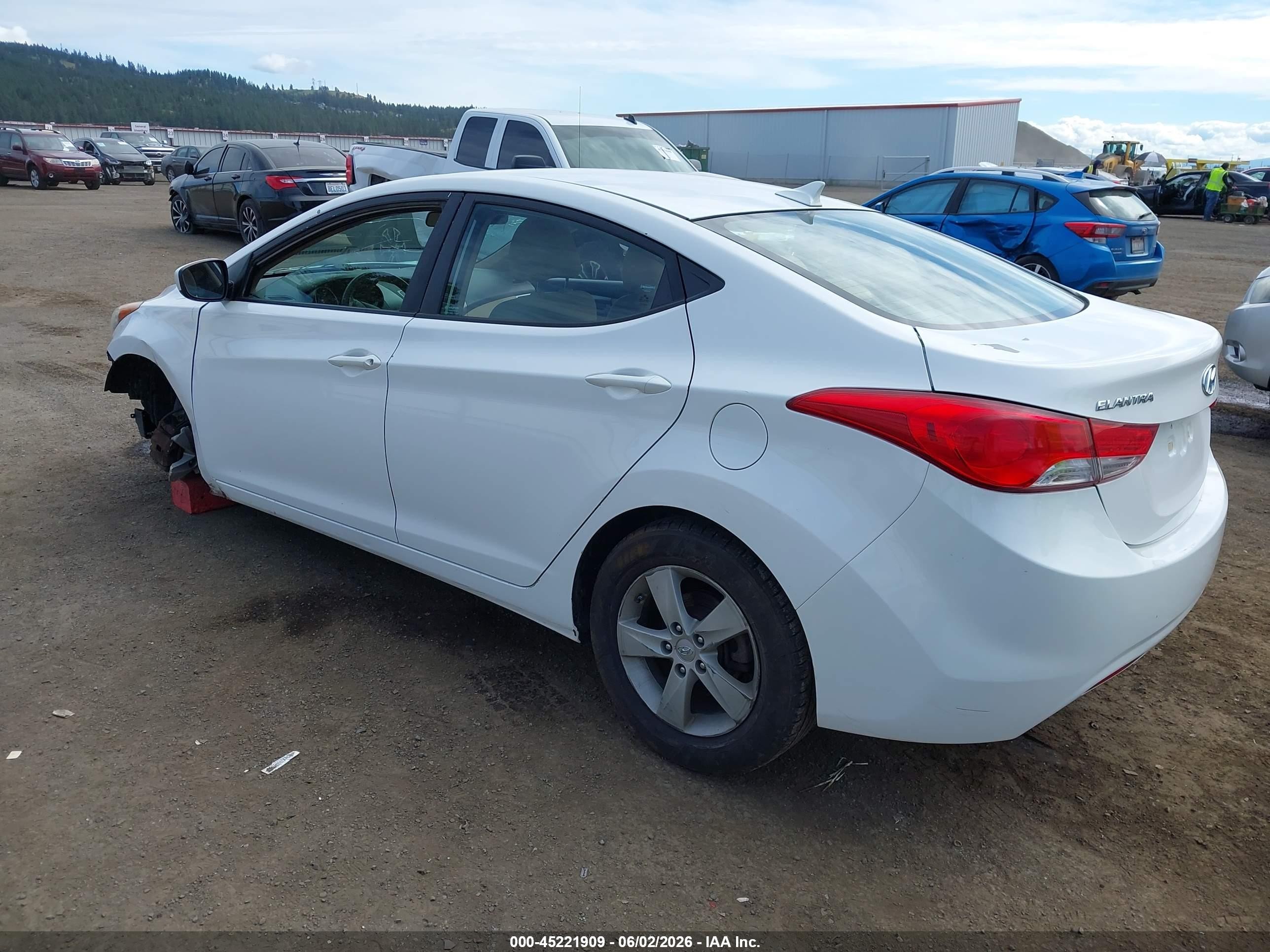 2013 Hyundai Elantra Gls White vin: 5NPDH4AE3DH335001