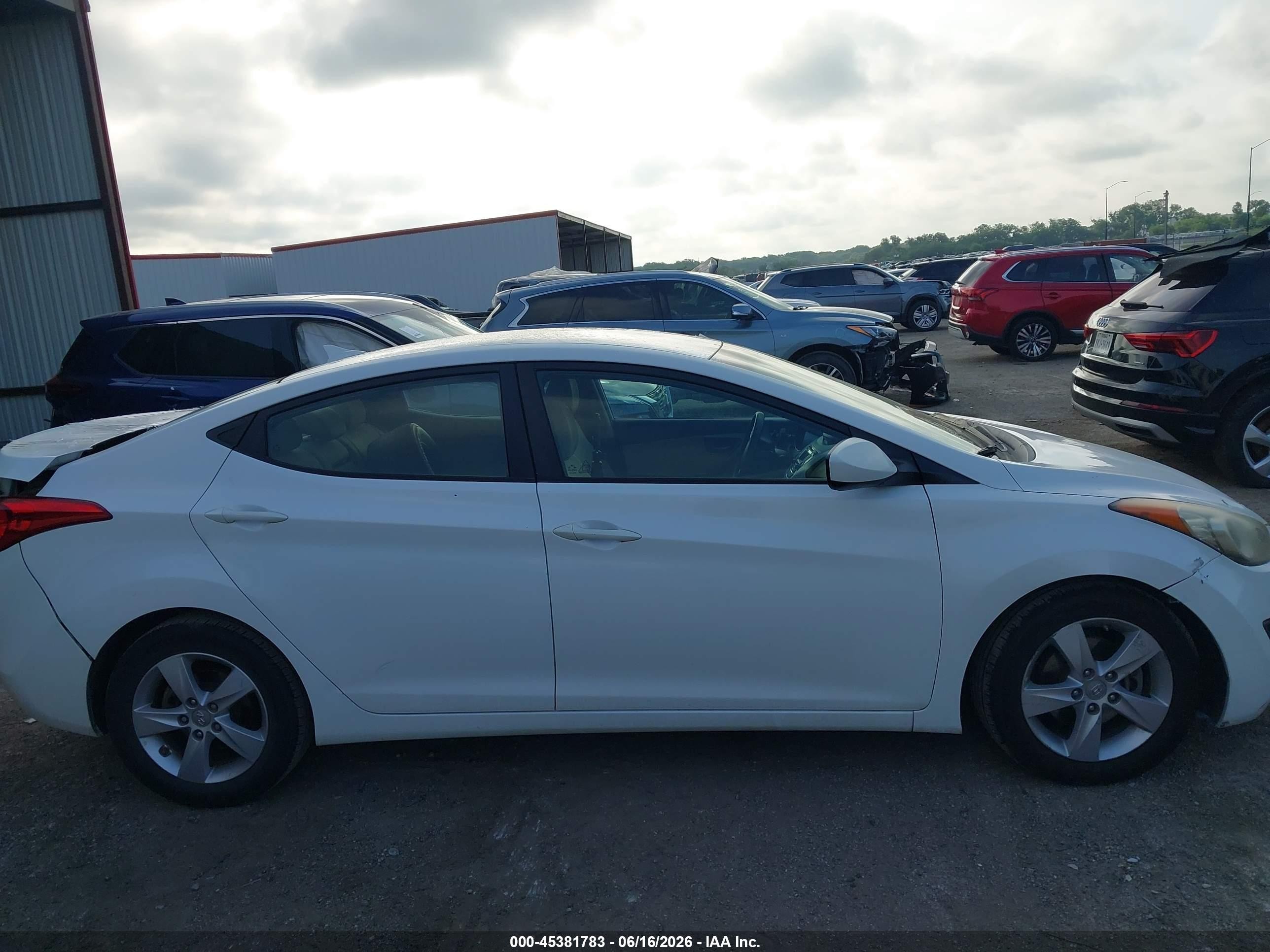 2013 Hyundai Elantra Gls White vin: 5NPDH4AE3DH360027