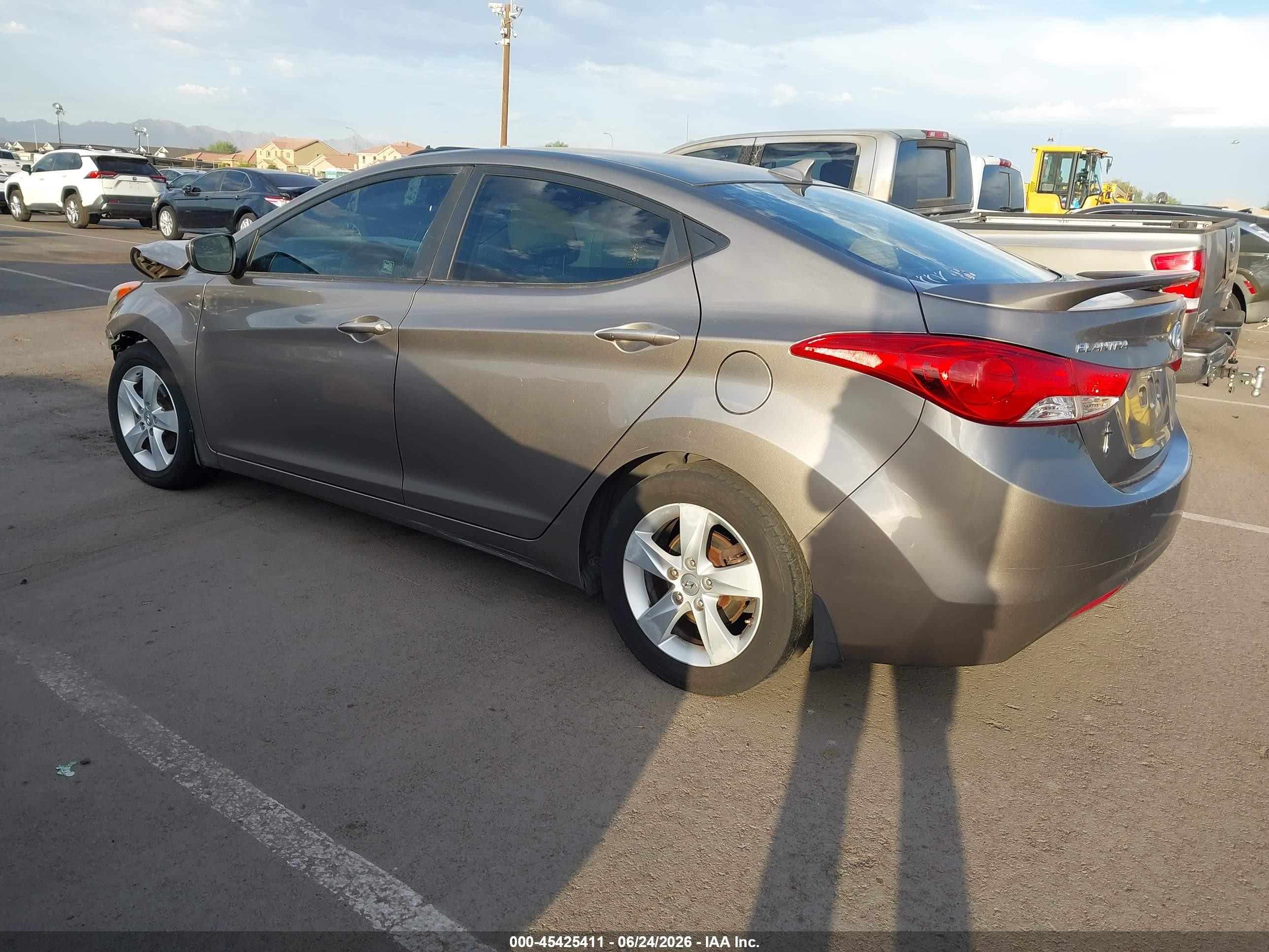 2013 Hyundai Elantra Gls Gold vin: 5NPDH4AE3DH431176