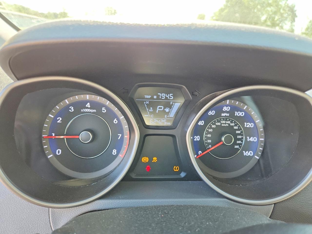 2014 Hyundai Elantra Se White vin: 5NPDH4AE3EH458833