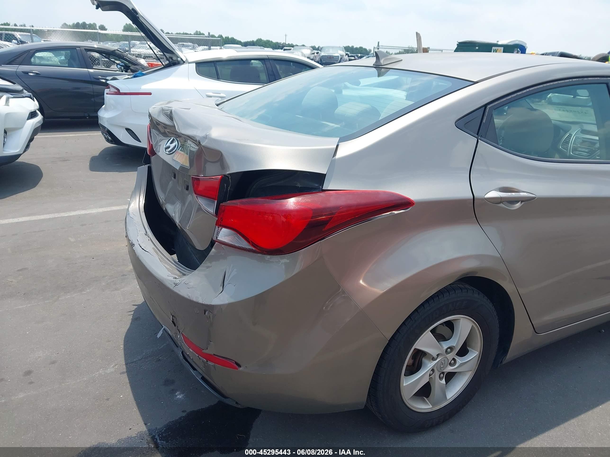 2014 Hyundai Elantra Se Gray vin: 5NPDH4AE3EH477088