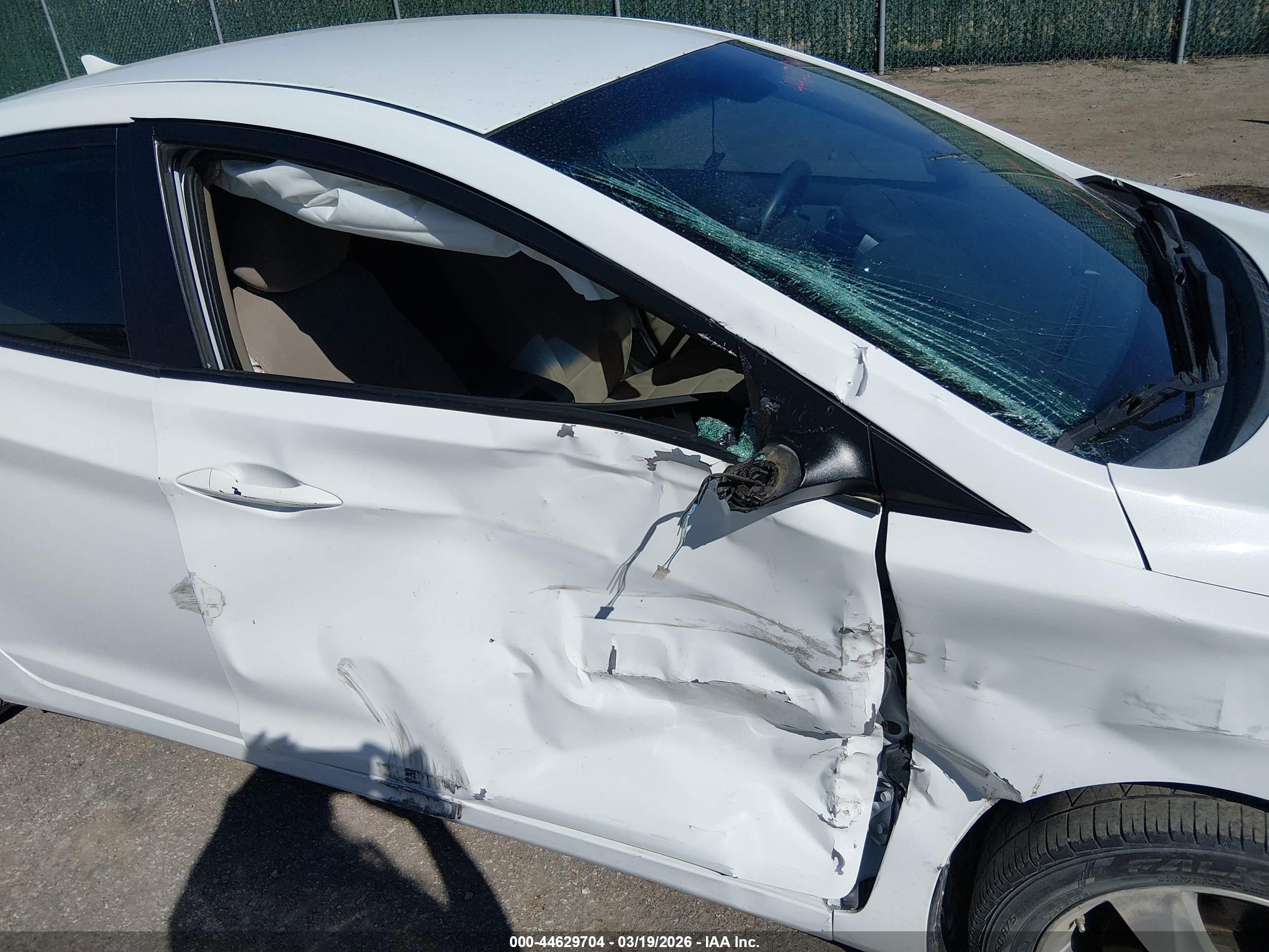 2014 Hyundai Elantra Se White vin: 5NPDH4AE3EH479990