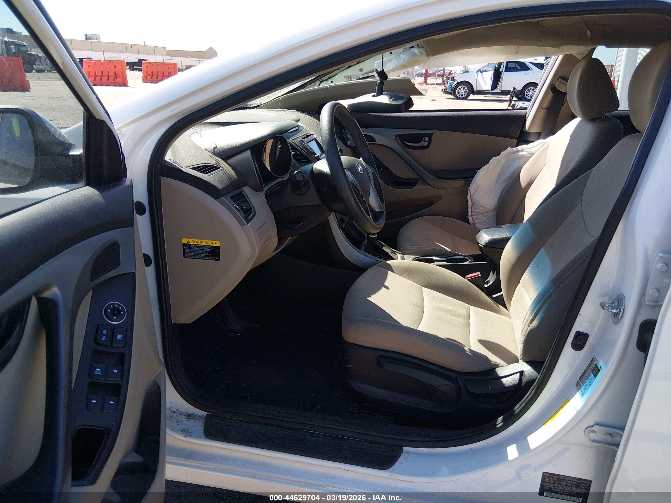 2014 Hyundai Elantra Se White vin: 5NPDH4AE3EH479990