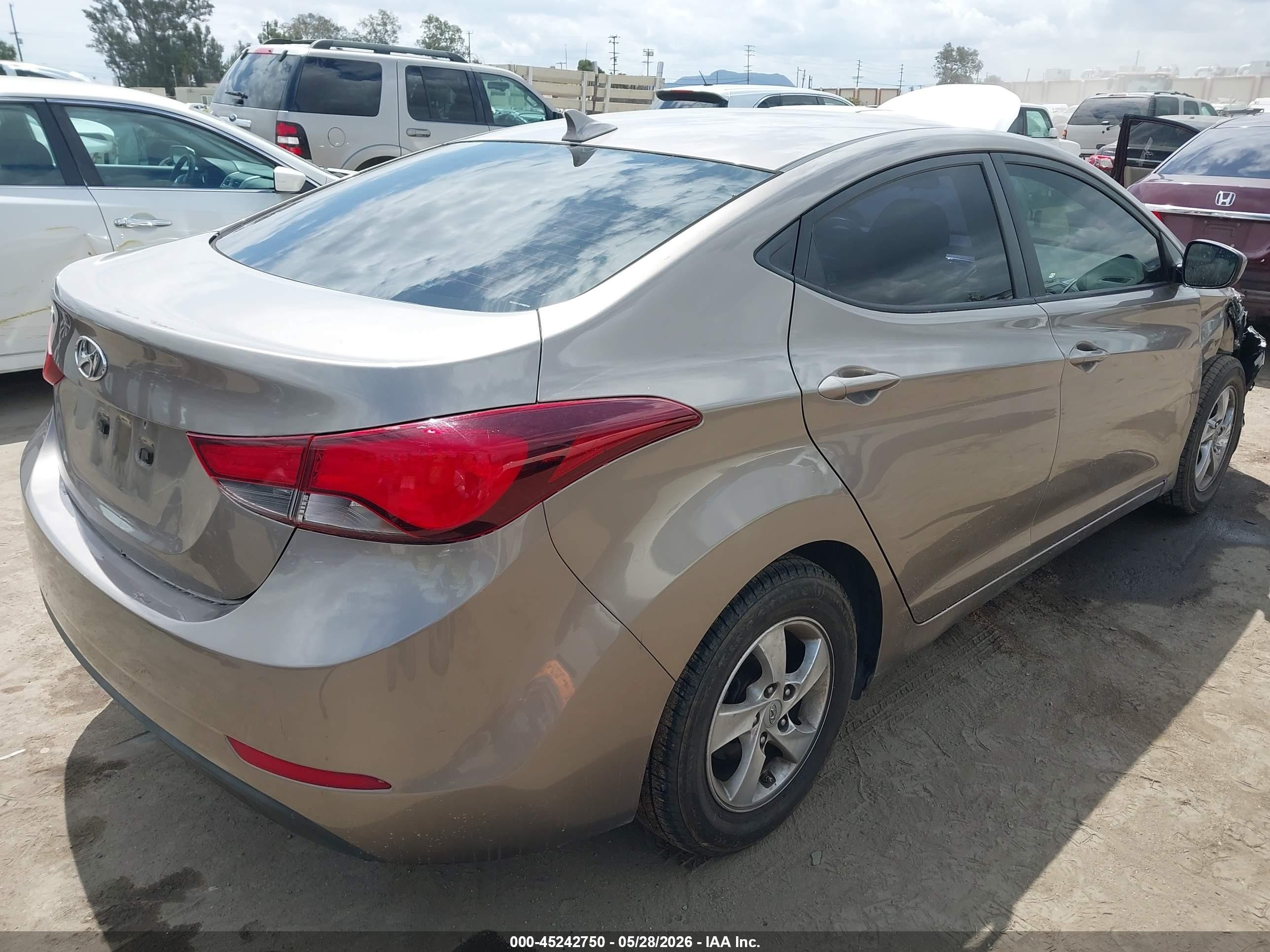 2014 Hyundai Elantra Se Beige vin: 5NPDH4AE3EH504905