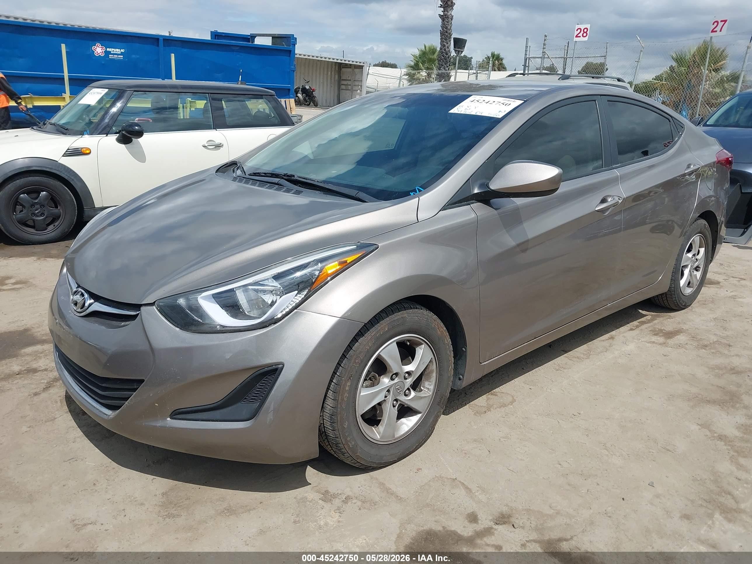2014 Hyundai Elantra Se Beige vin: 5NPDH4AE3EH504905