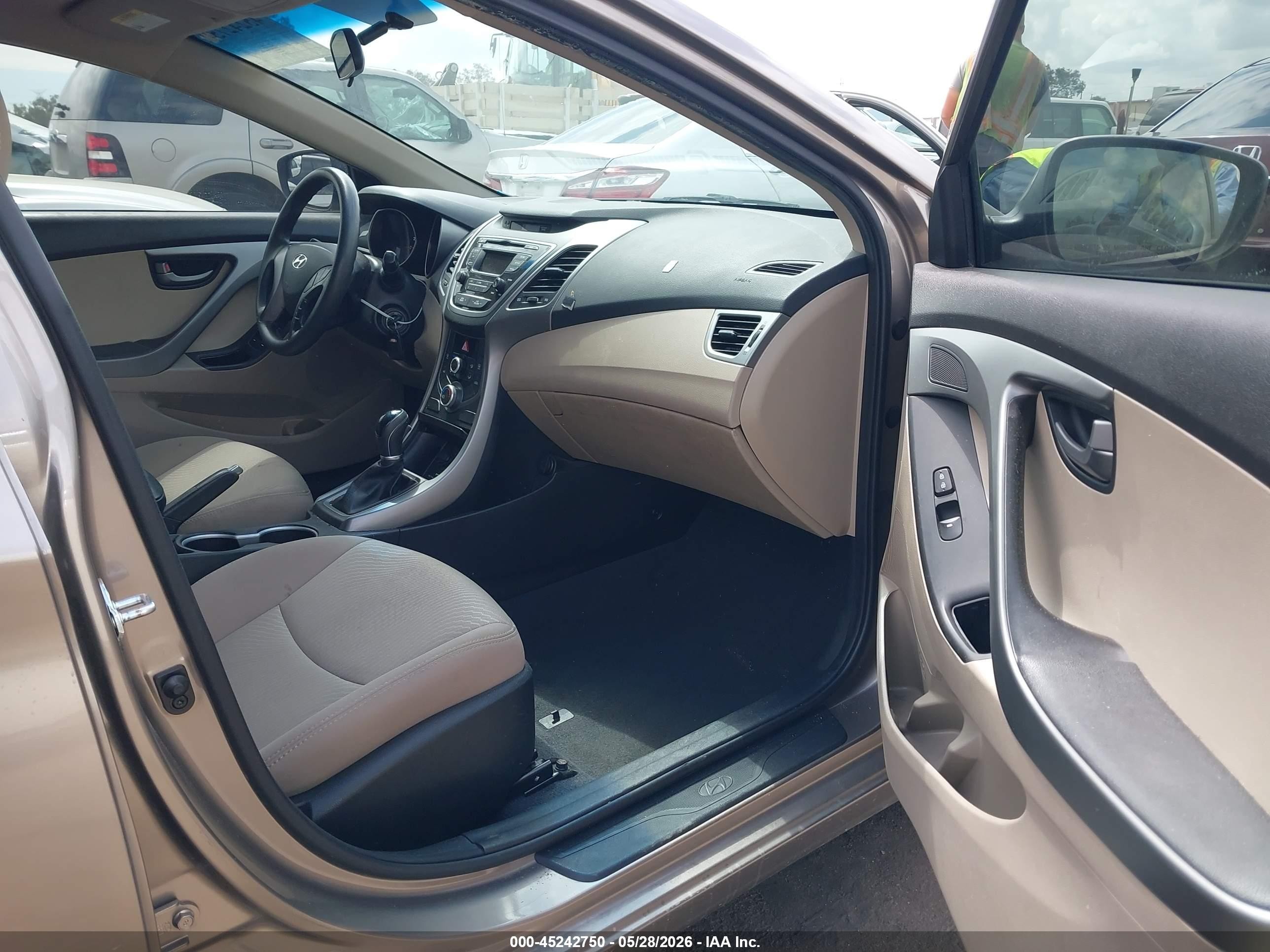 2014 Hyundai Elantra Se Beige vin: 5NPDH4AE3EH504905