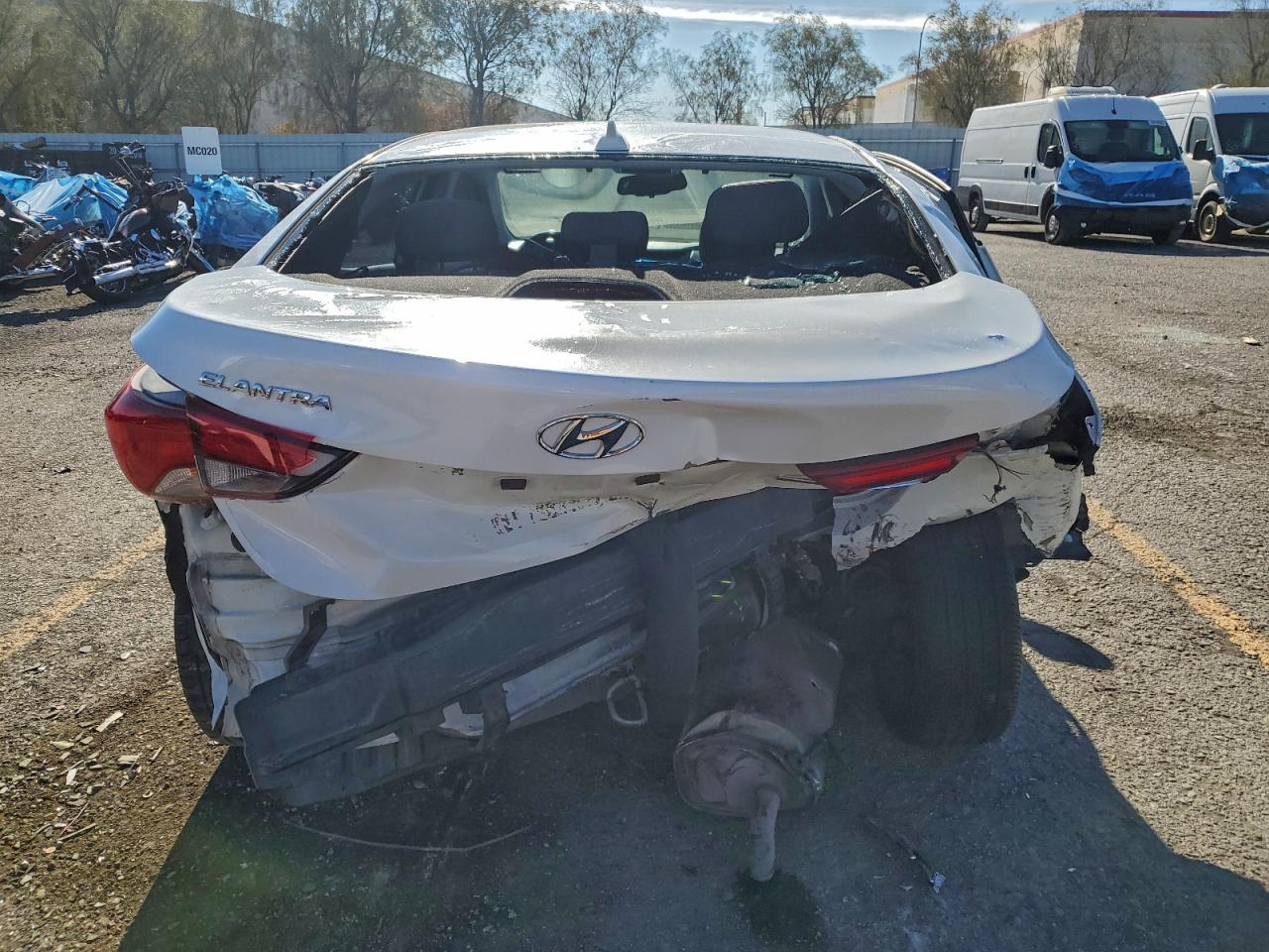 2014 Hyundai Elantra Белый vin: 5NPDH4AE3EH521395