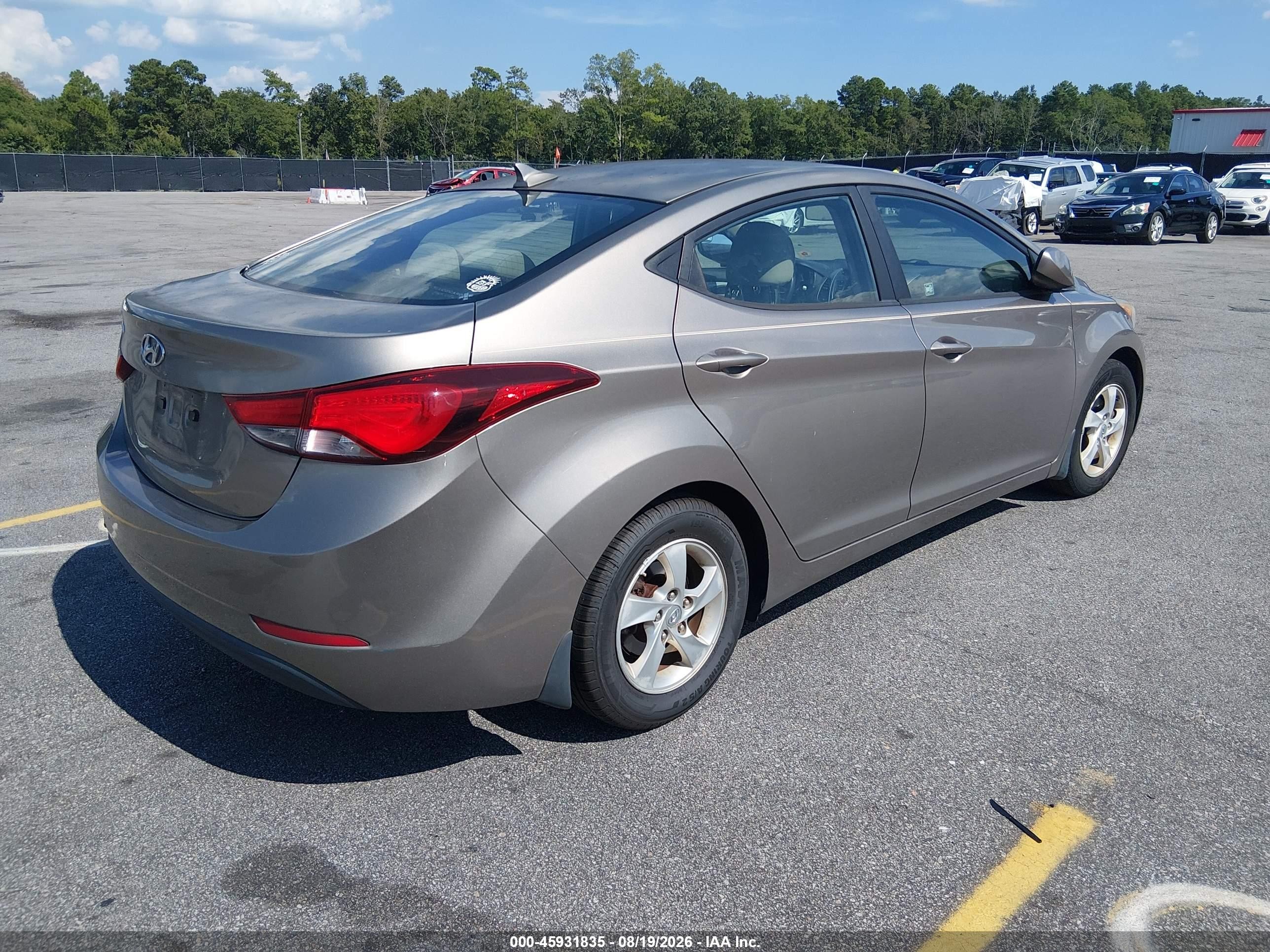 2014 Hyundai Elantra Se Brown vin: 5NPDH4AE3EH542974