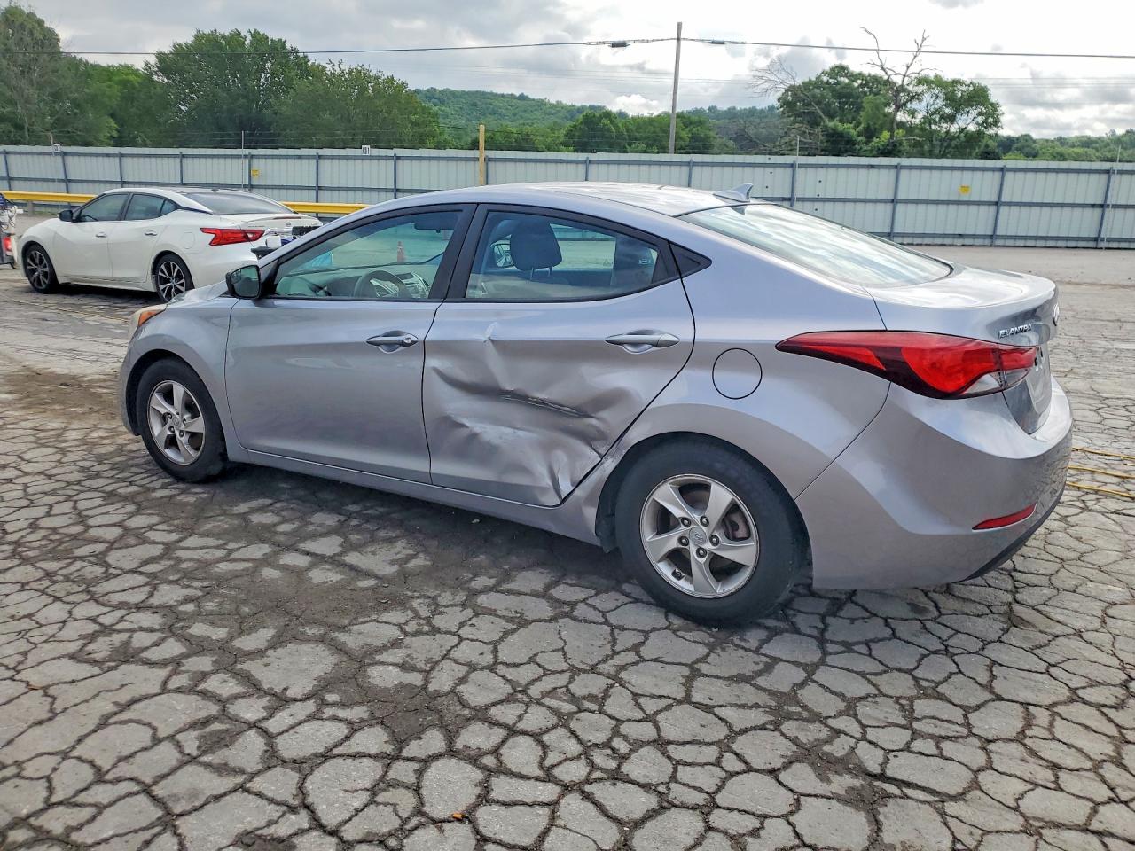 2015 Hyundai Elantra Se Gray vin: 5NPDH4AE3FH561431