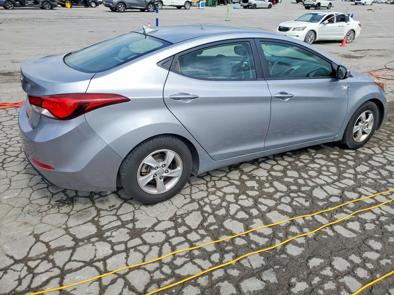 2015 Hyundai Elantra Se Gray vin: 5NPDH4AE3FH561431