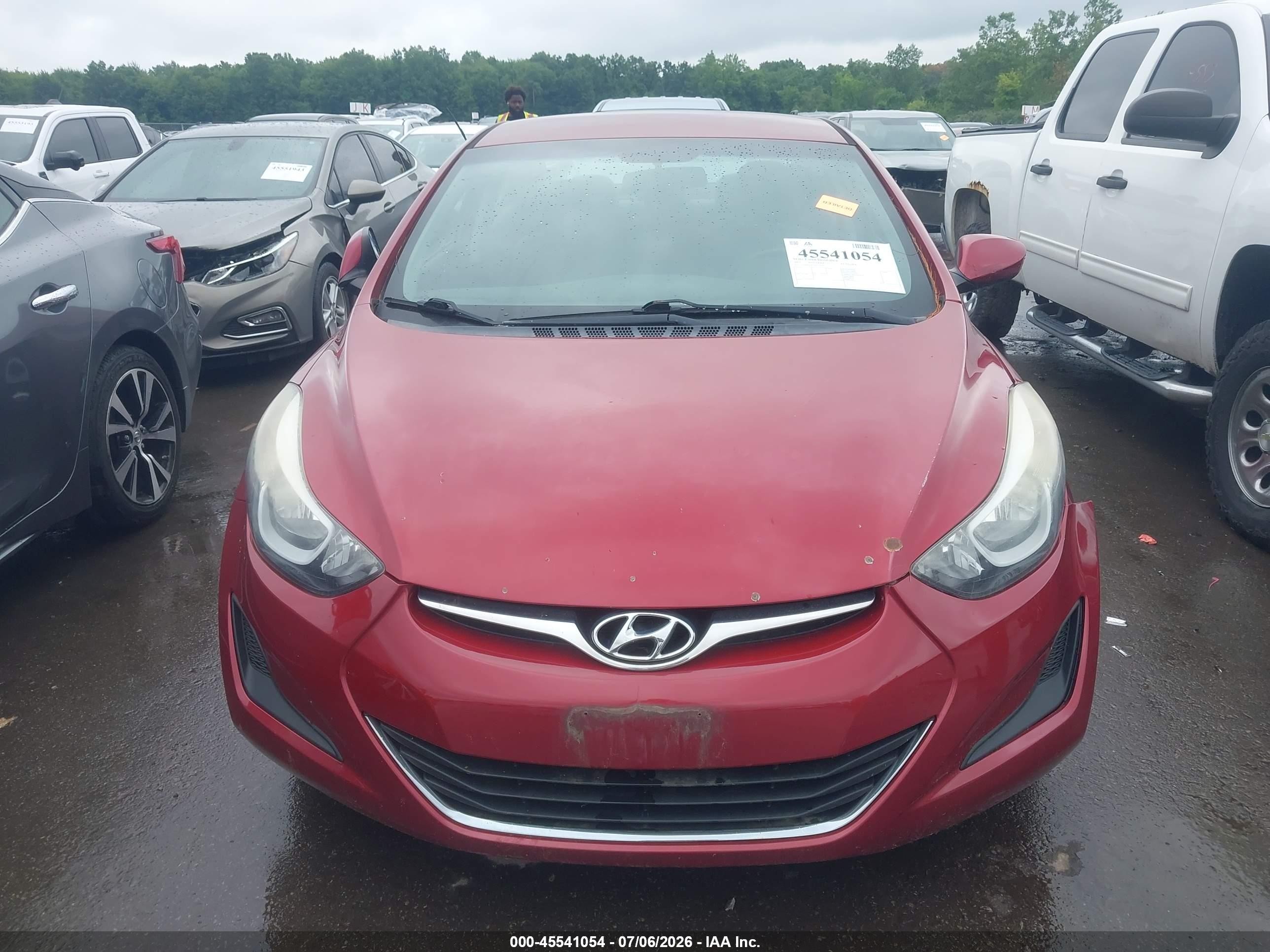 2015 Hyundai Elantra Se Красный vin: 5NPDH4AE3FH578343