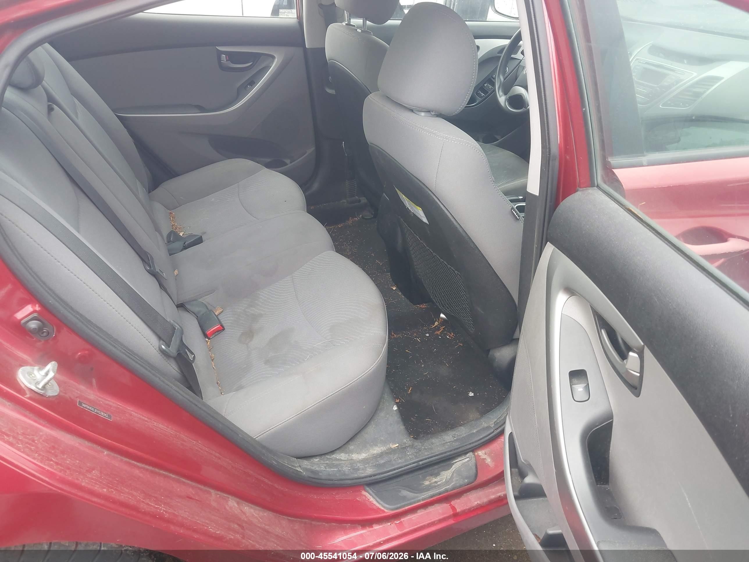 2015 Hyundai Elantra Se Красный vin: 5NPDH4AE3FH578343