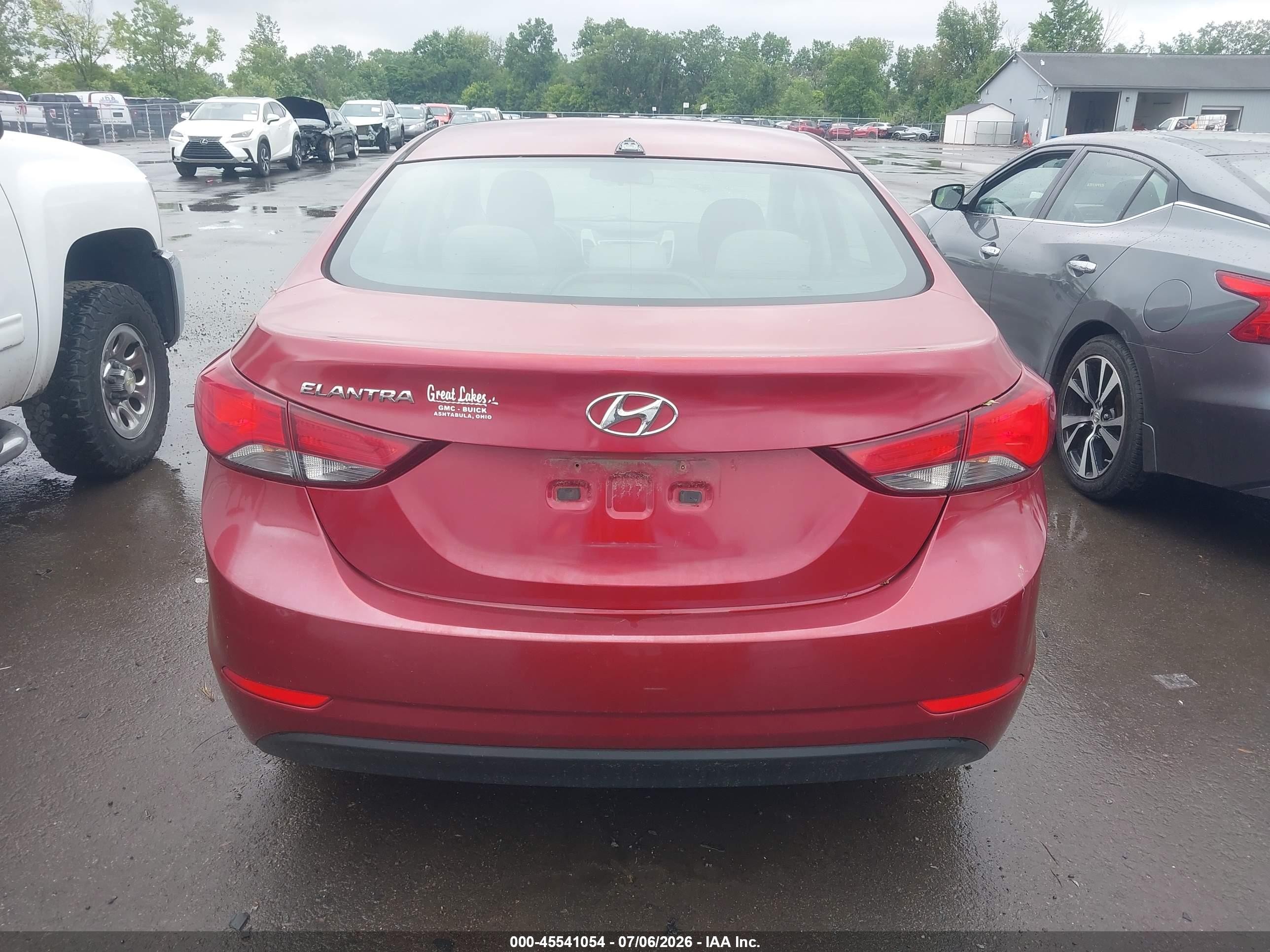 2015 Hyundai Elantra Se Красный vin: 5NPDH4AE3FH578343