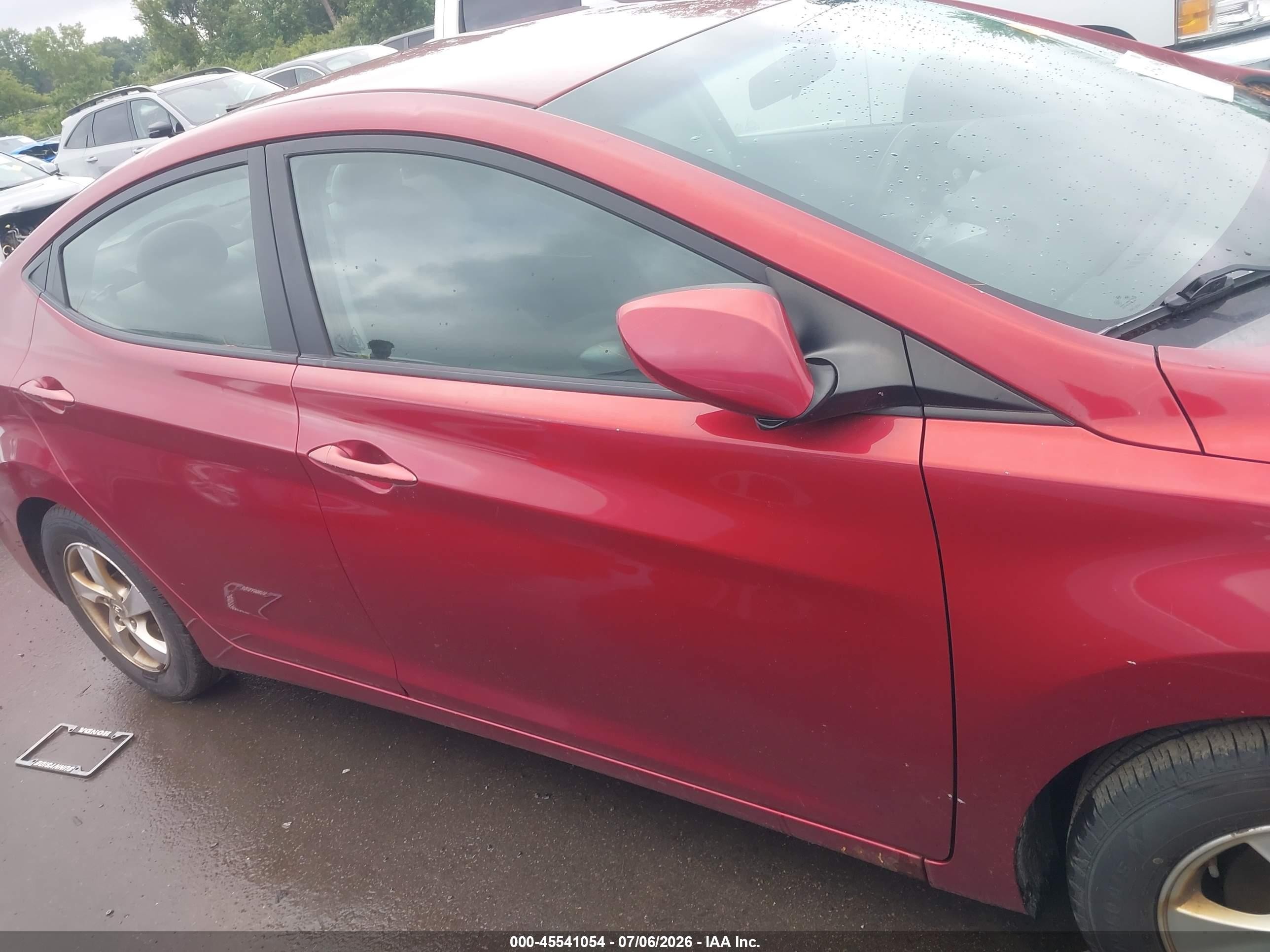 2015 Hyundai Elantra Se Красный vin: 5NPDH4AE3FH578343