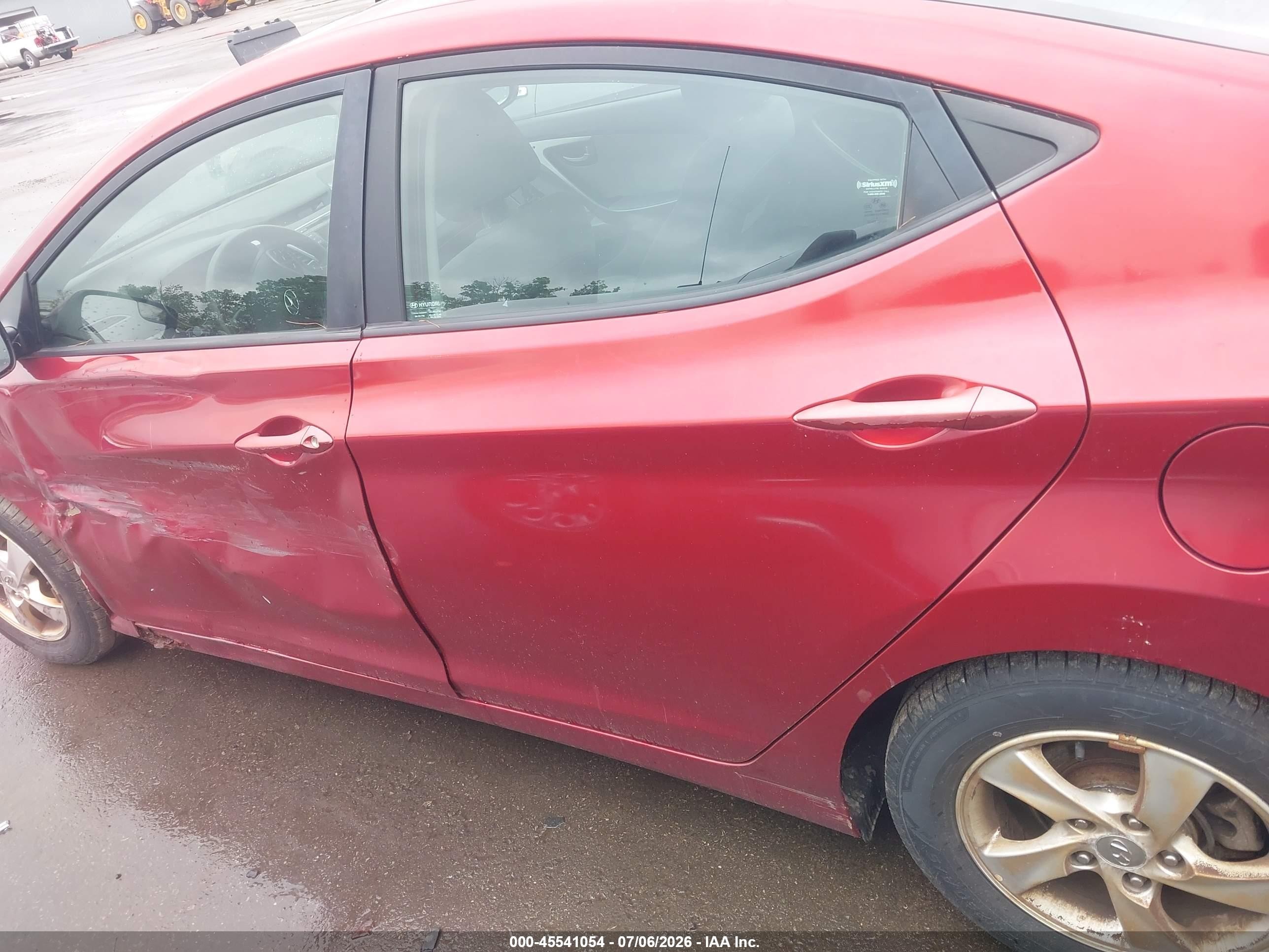 2015 Hyundai Elantra Se Красный vin: 5NPDH4AE3FH578343