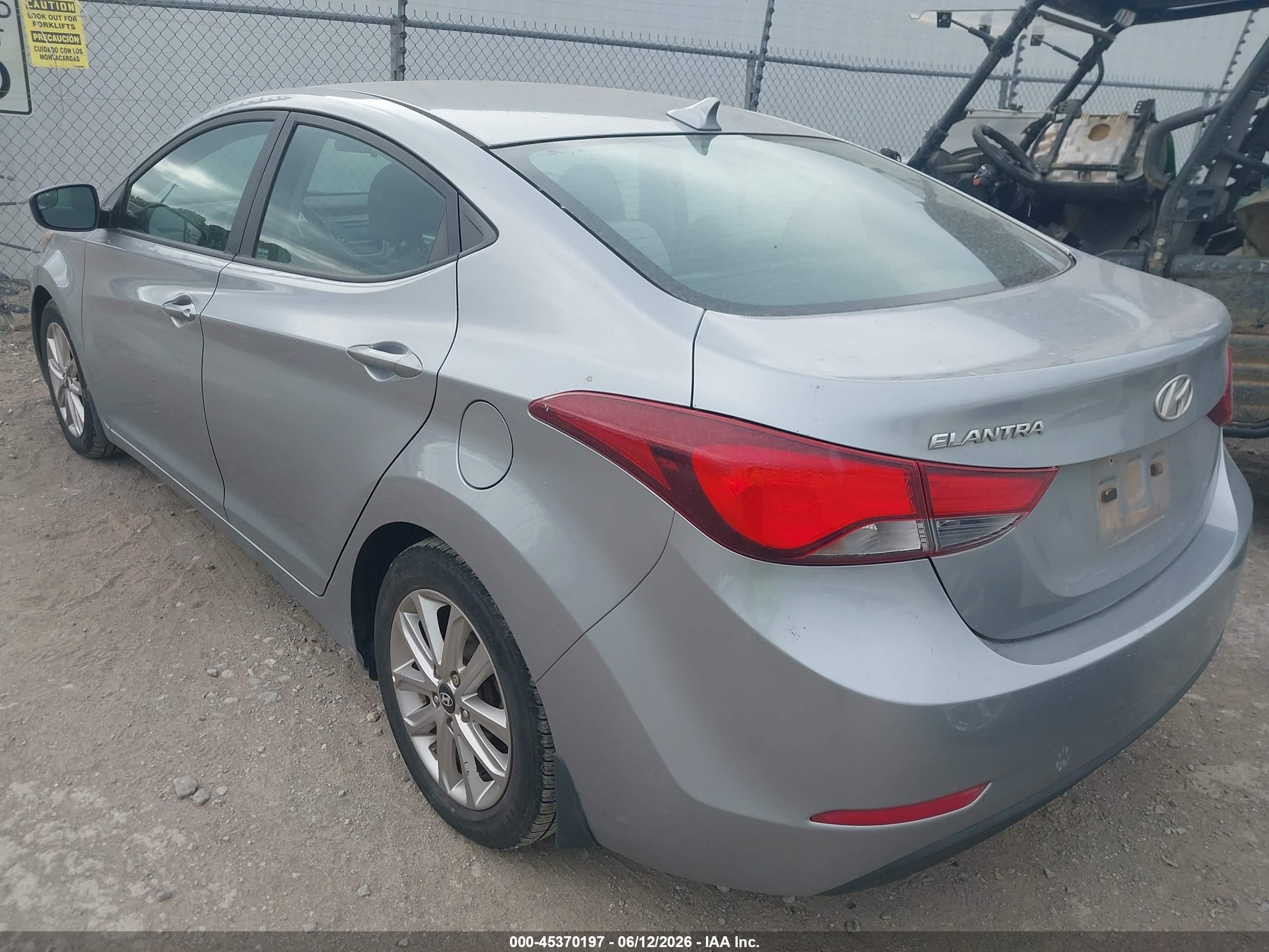 2015 Hyundai Elantra Se Silver vin: 5NPDH4AE3FH589102