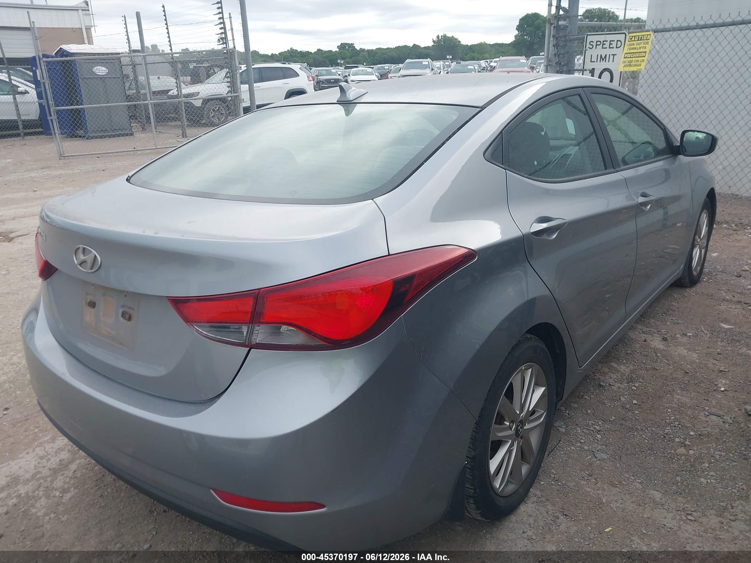 2015 Hyundai Elantra Se Silver vin: 5NPDH4AE3FH589102