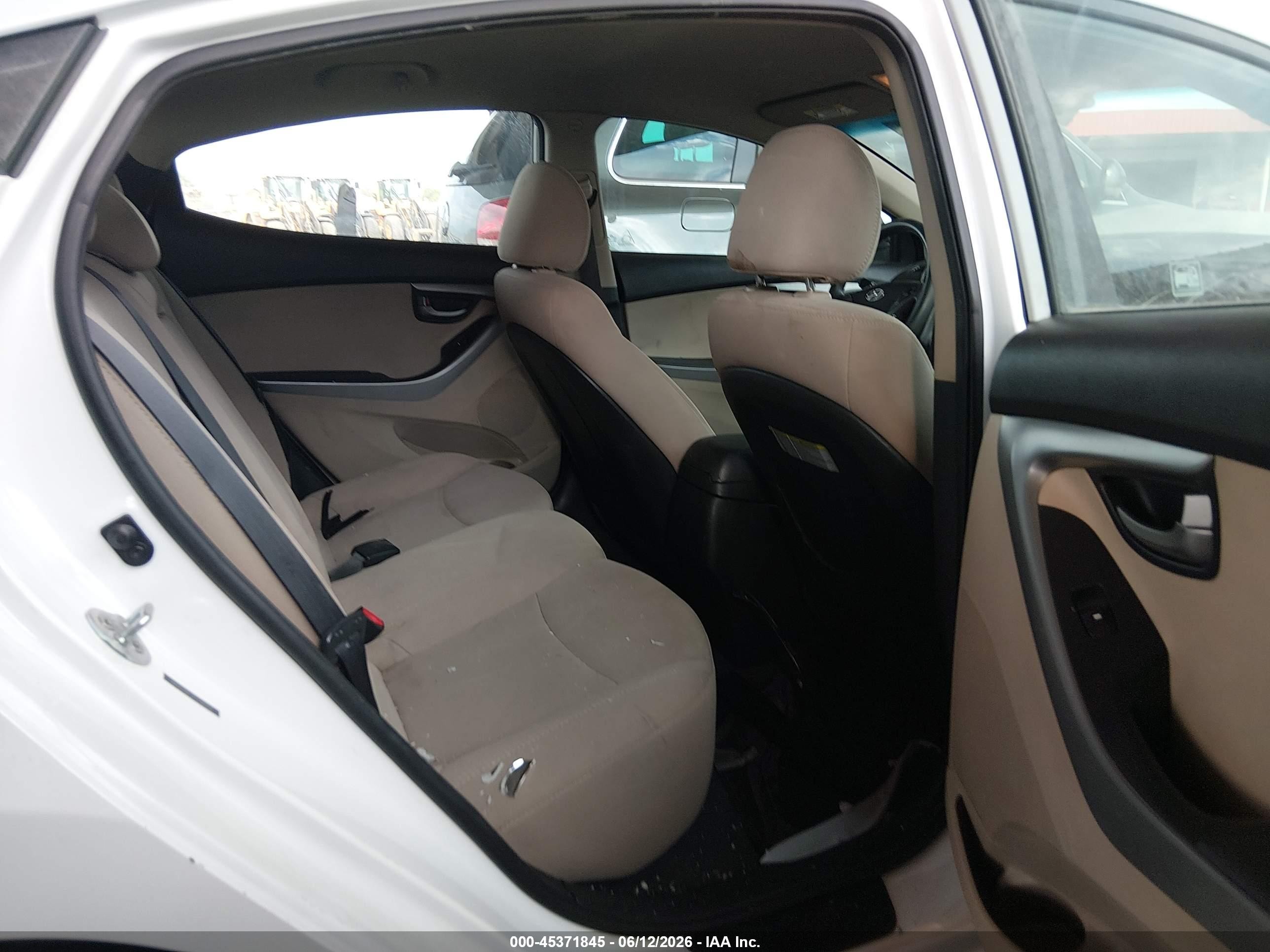 2015 Hyundai Elantra Se Белый vin: 5NPDH4AE3FH596809