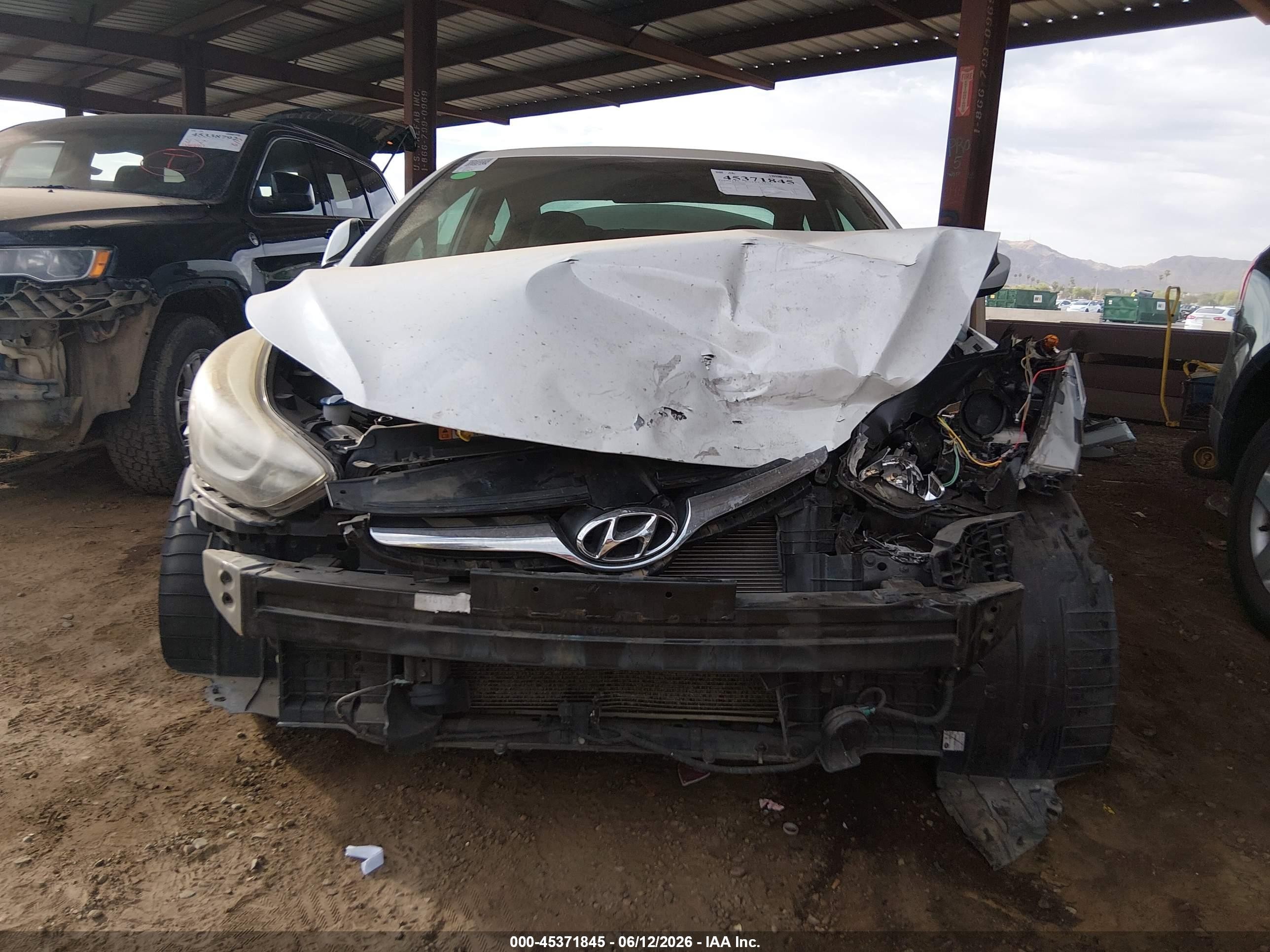 2015 Hyundai Elantra Se Белый vin: 5NPDH4AE3FH596809