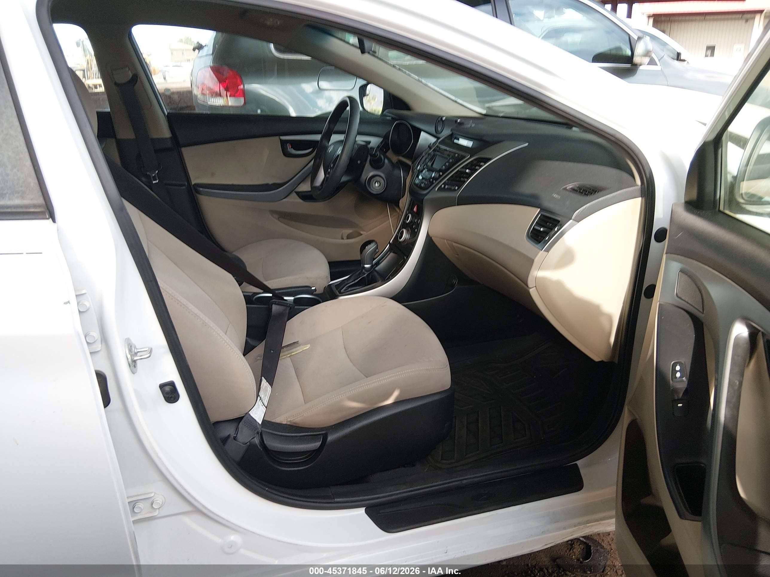 2015 Hyundai Elantra Se Белый vin: 5NPDH4AE3FH596809