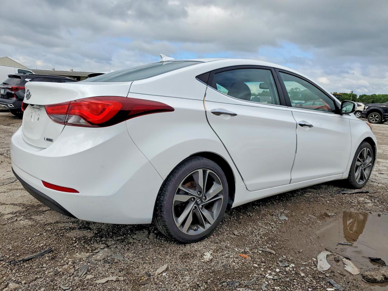 2015 Hyundai Elantra Limited White vin: 5NPDH4AE3FH613396