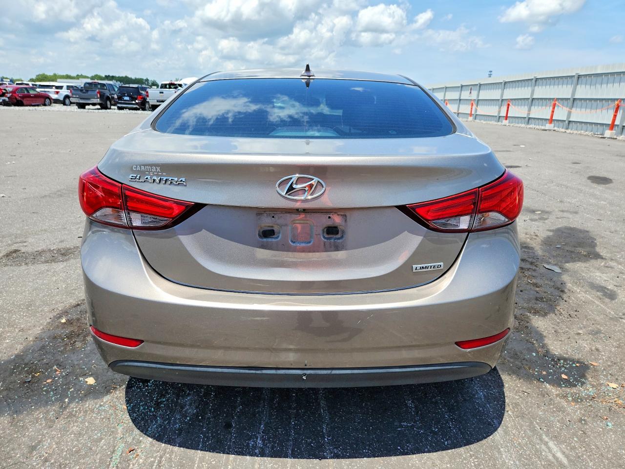 2015 Hyundai Elantra Limited Коричневый vin: 5NPDH4AE3FH615200