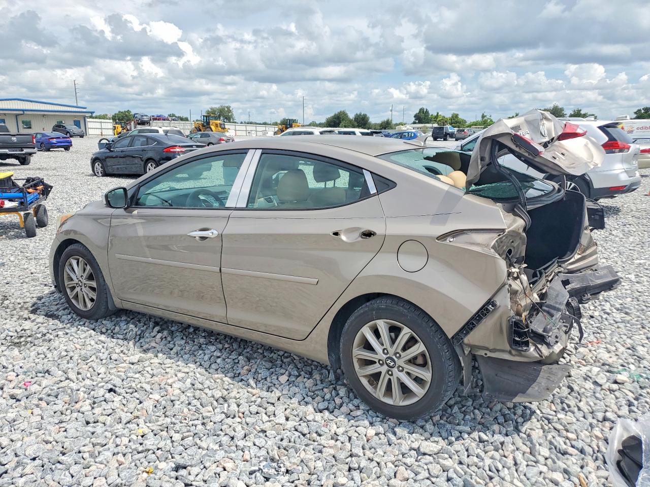 2015 Hyundai Elantra Se Beige vin: 5NPDH4AE3FH617125