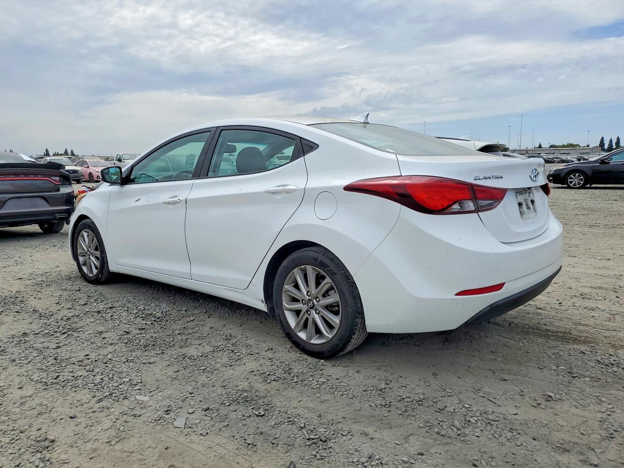 2015 Hyundai Elantra Se White vin: 5NPDH4AE3FH630313