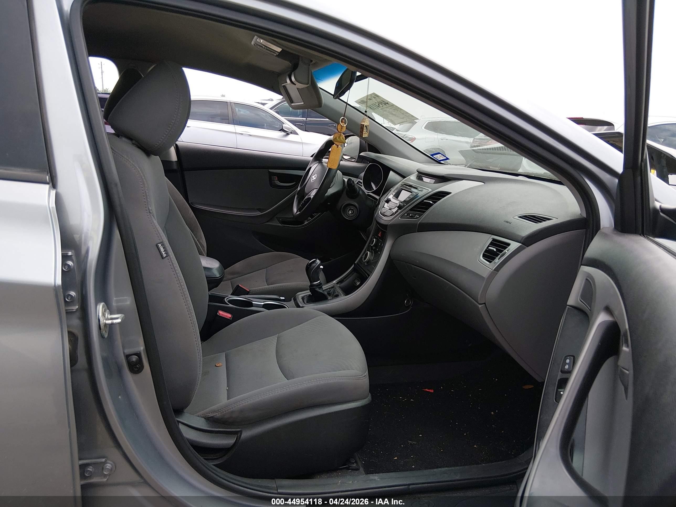 2015 Hyundai Elantra Se Silver vin: 5NPDH4AE3FH640775