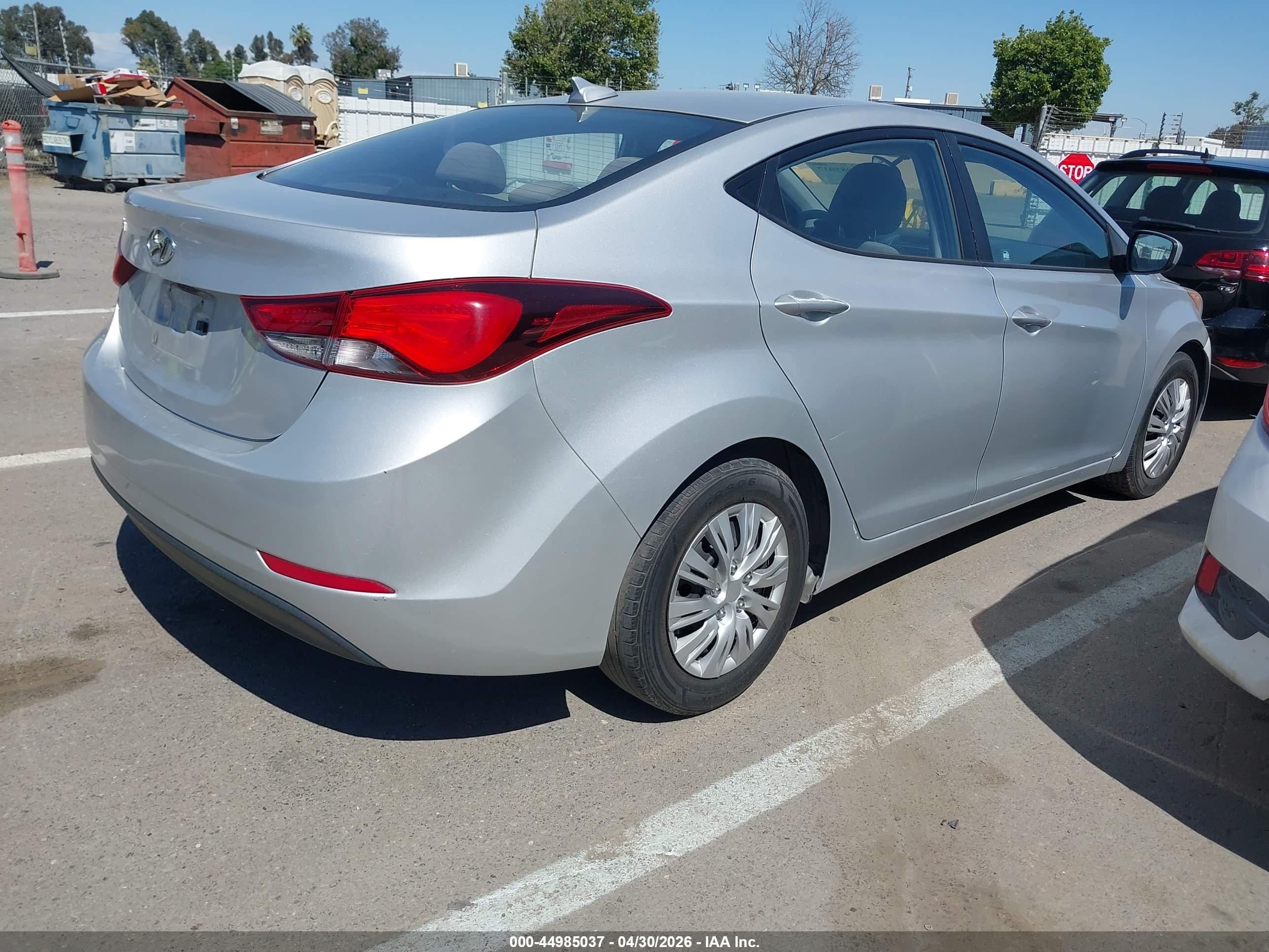 2016 Hyundai Elantra Se Silver vin: 5NPDH4AE3GH707103
