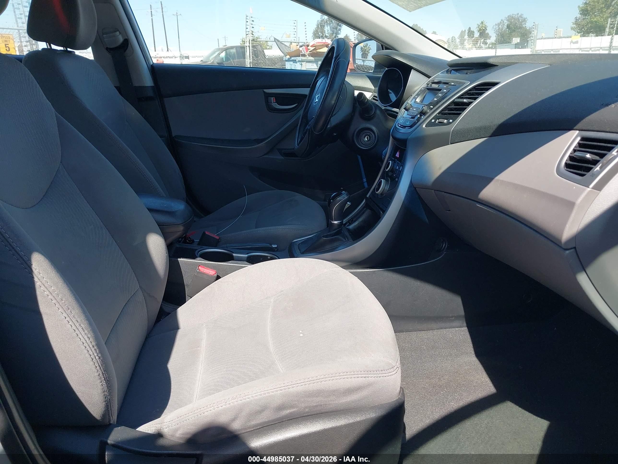 2016 Hyundai Elantra Se Silver vin: 5NPDH4AE3GH707103