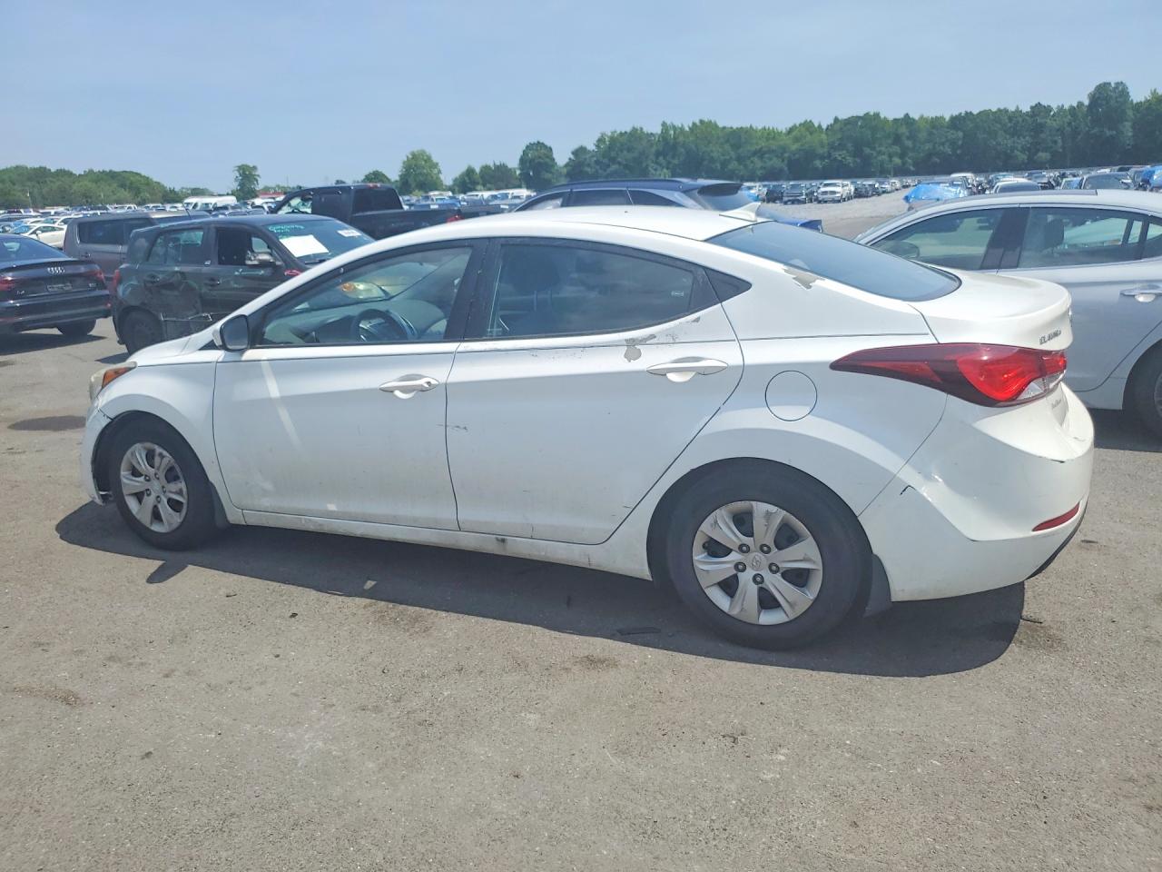 2016 Hyundai Elantra Se White vin: 5NPDH4AE3GH760433