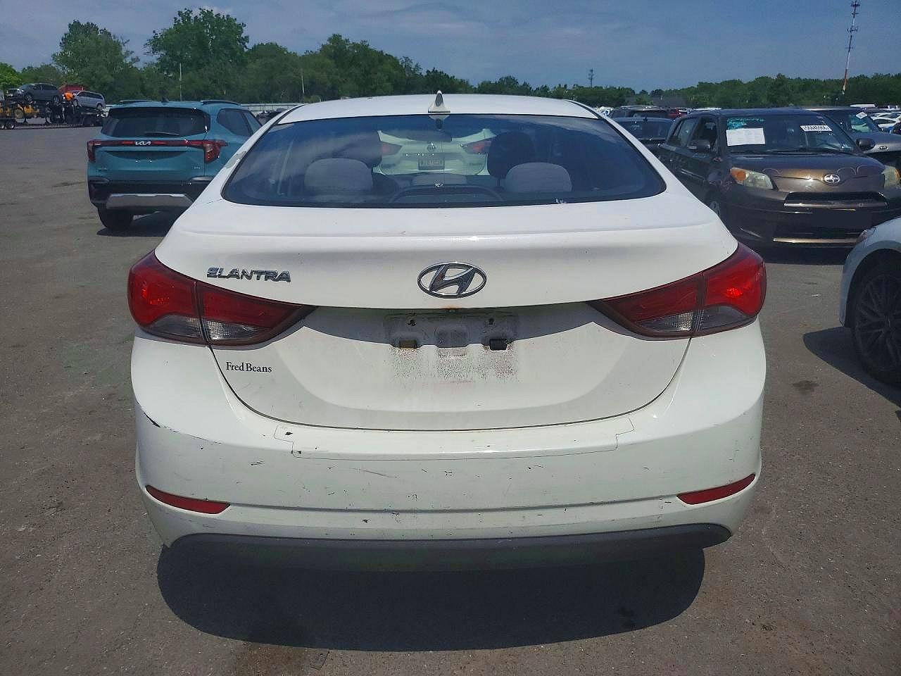 2016 Hyundai Elantra Se White vin: 5NPDH4AE3GH760433