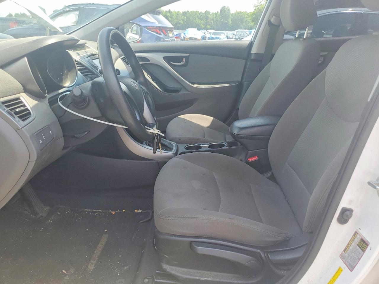 2016 Hyundai Elantra Se White vin: 5NPDH4AE3GH760433