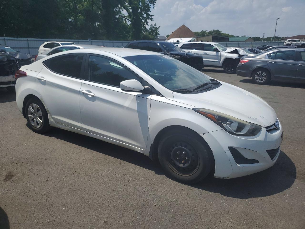 2016 Hyundai Elantra Se White vin: 5NPDH4AE3GH760433