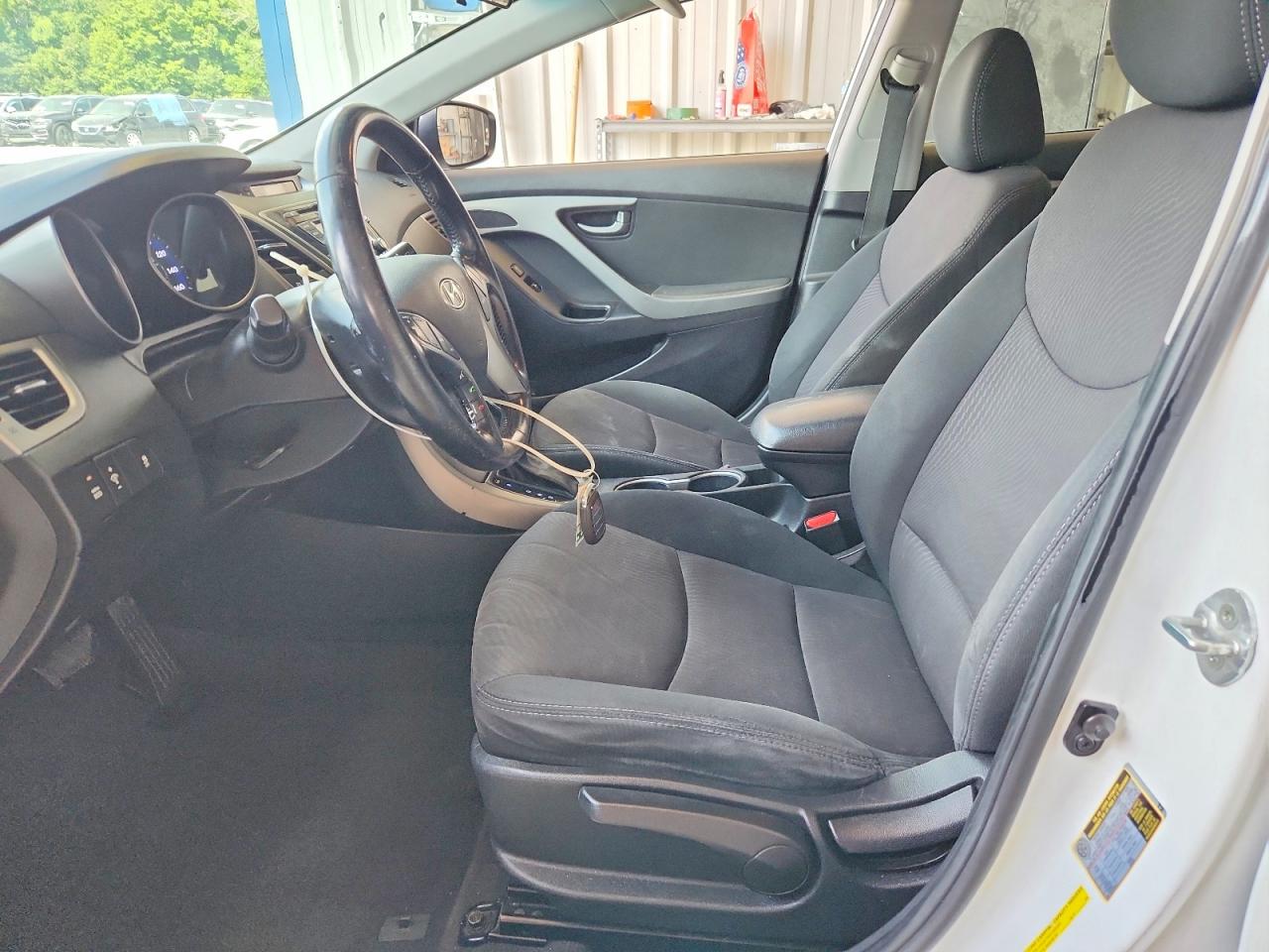 2016 Hyundai Elantra Value Edition White vin: 5NPDH4AE3GH774350