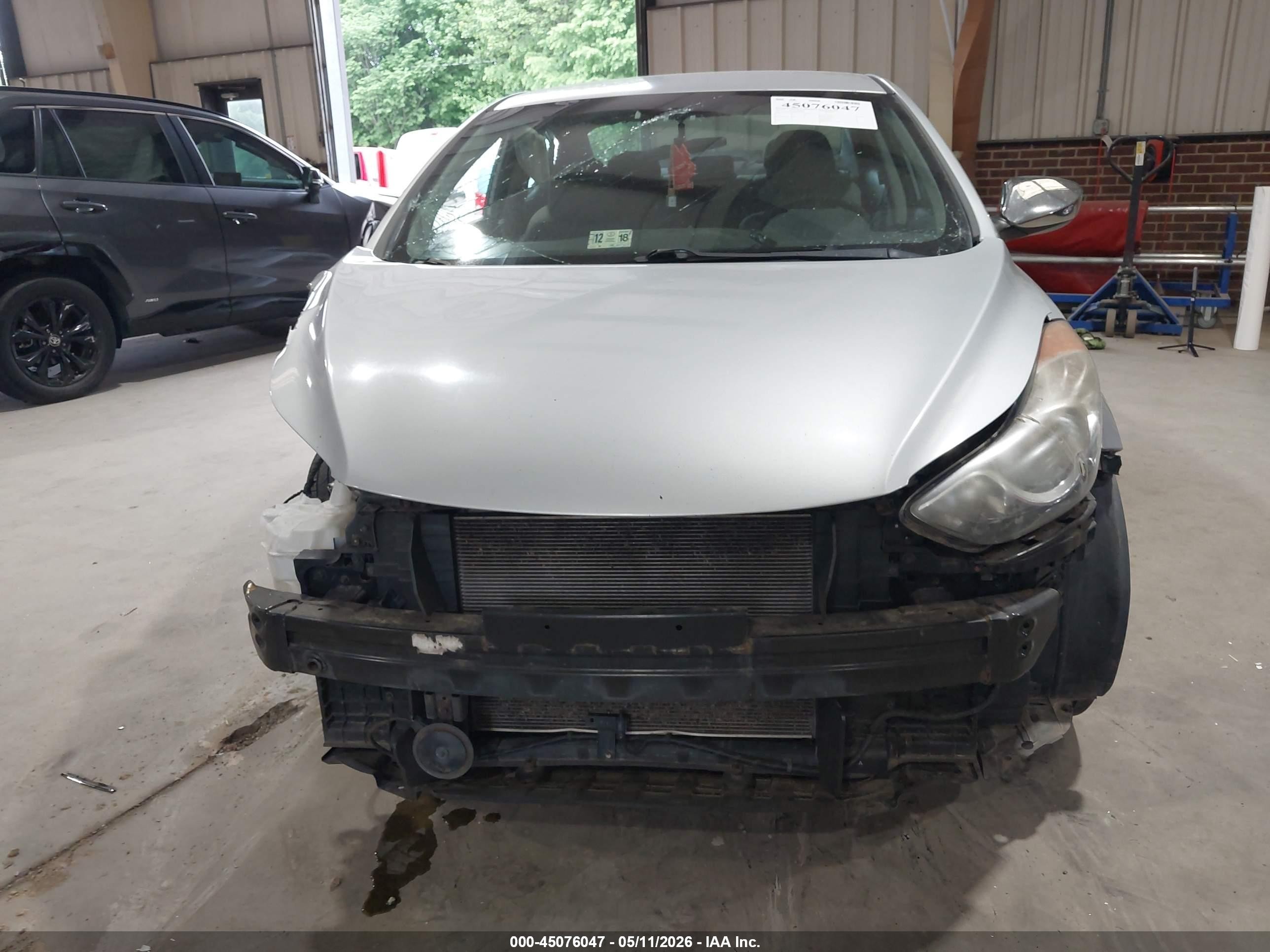 2011 Hyundai Elantra Gls Silver vin: 5NPDH4AE4BH012864