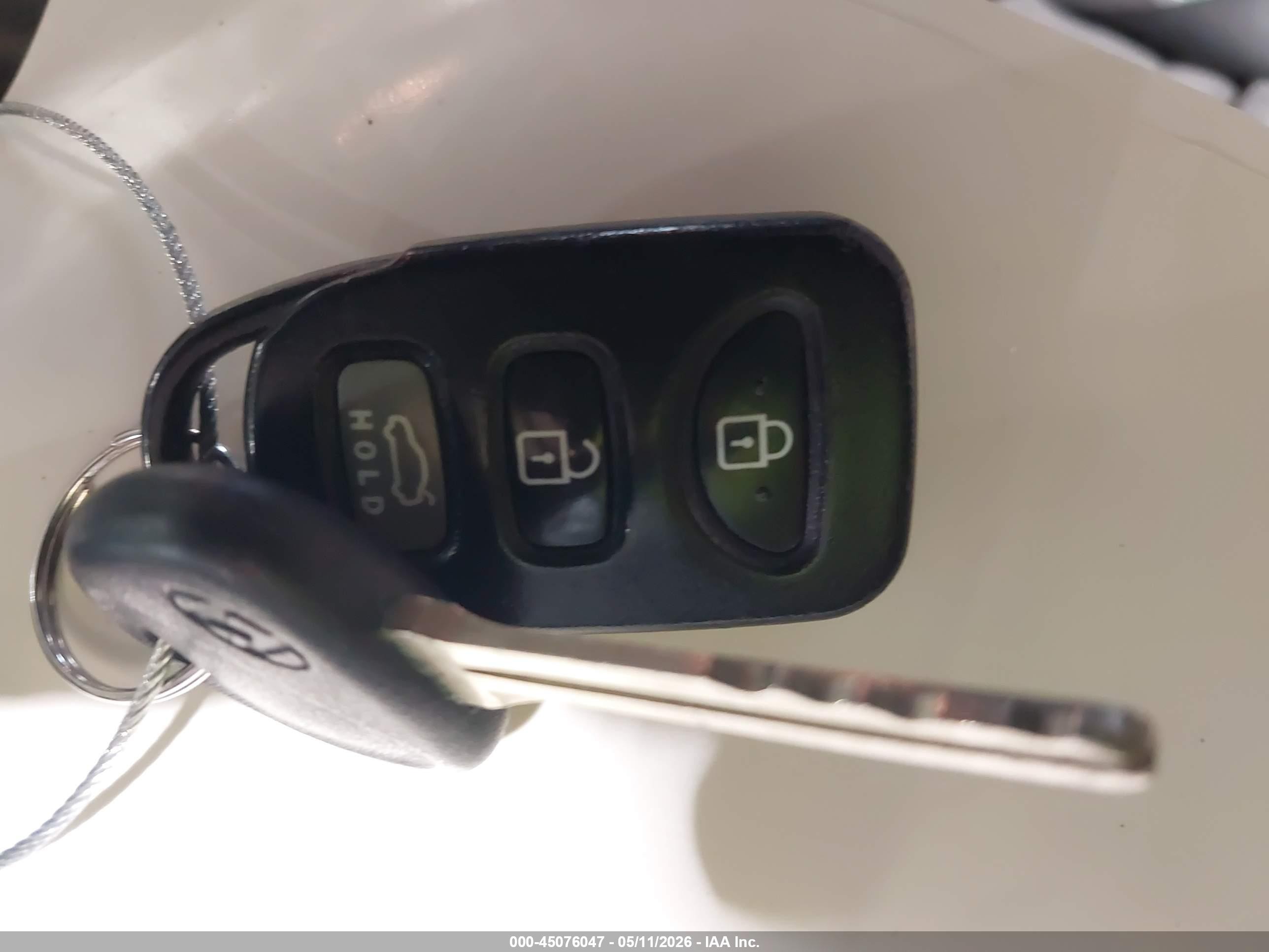 2011 Hyundai Elantra Gls Silver vin: 5NPDH4AE4BH012864
