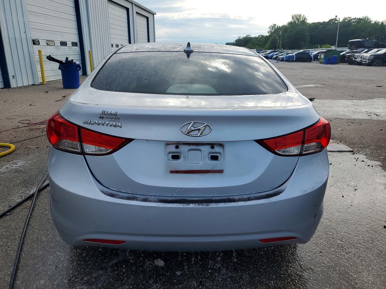 2011 Hyundai Elantra Gls Silver vin: 5NPDH4AE4BH025470