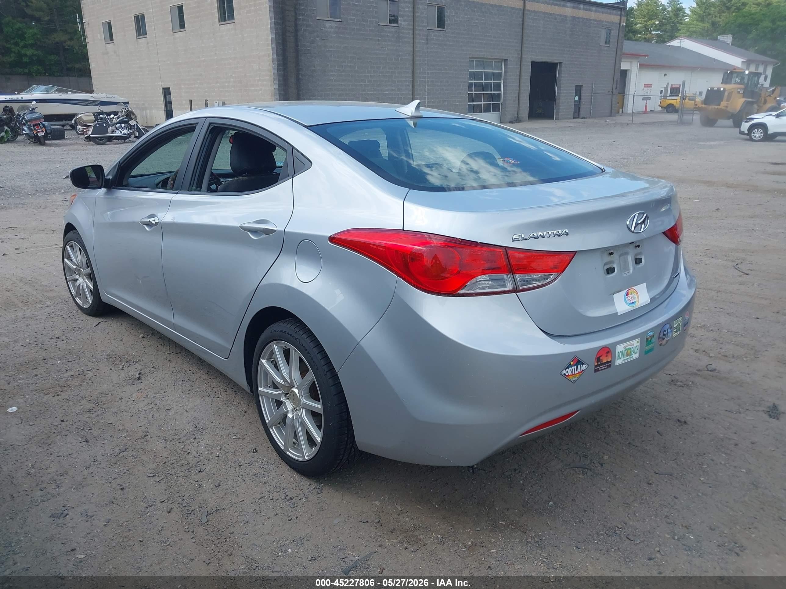 2011 Hyundai Elantra Limited Silver vin: 5NPDH4AE4BH049364