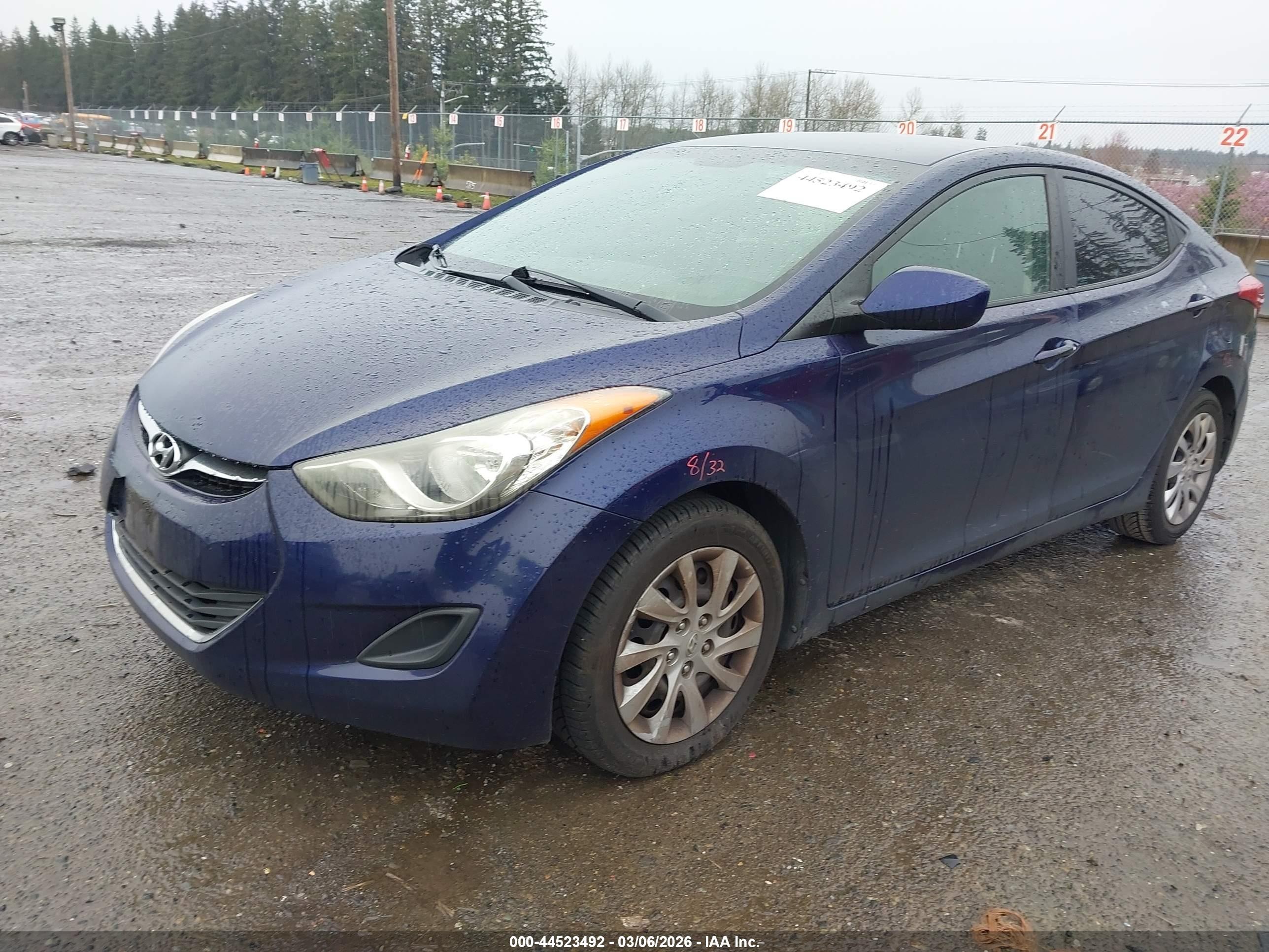 2011 Hyundai Elantra Gls Blue vin: 5NPDH4AE4BH060977