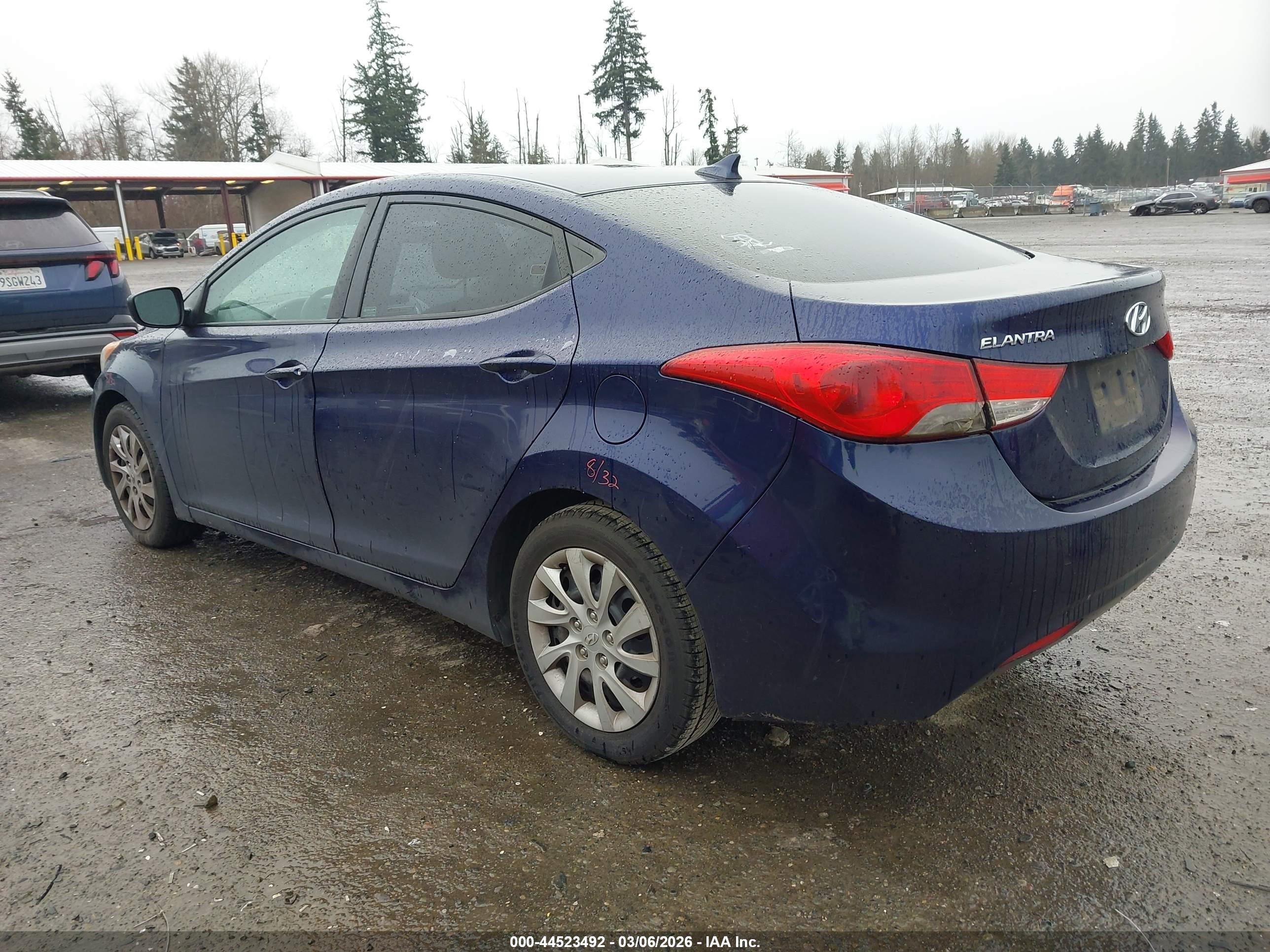 2011 Hyundai Elantra Gls Blue vin: 5NPDH4AE4BH060977