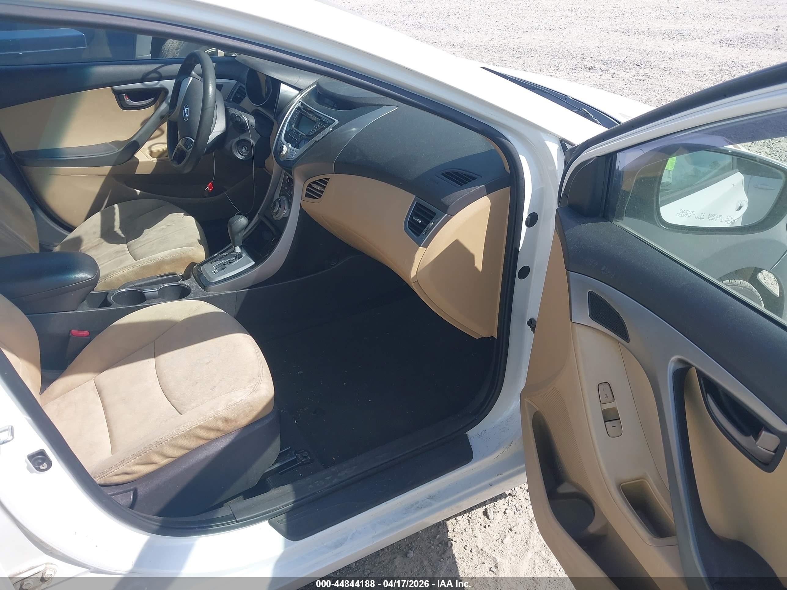 2012 Hyundai Elantra Gls White vin: 5NPDH4AE4CH076663