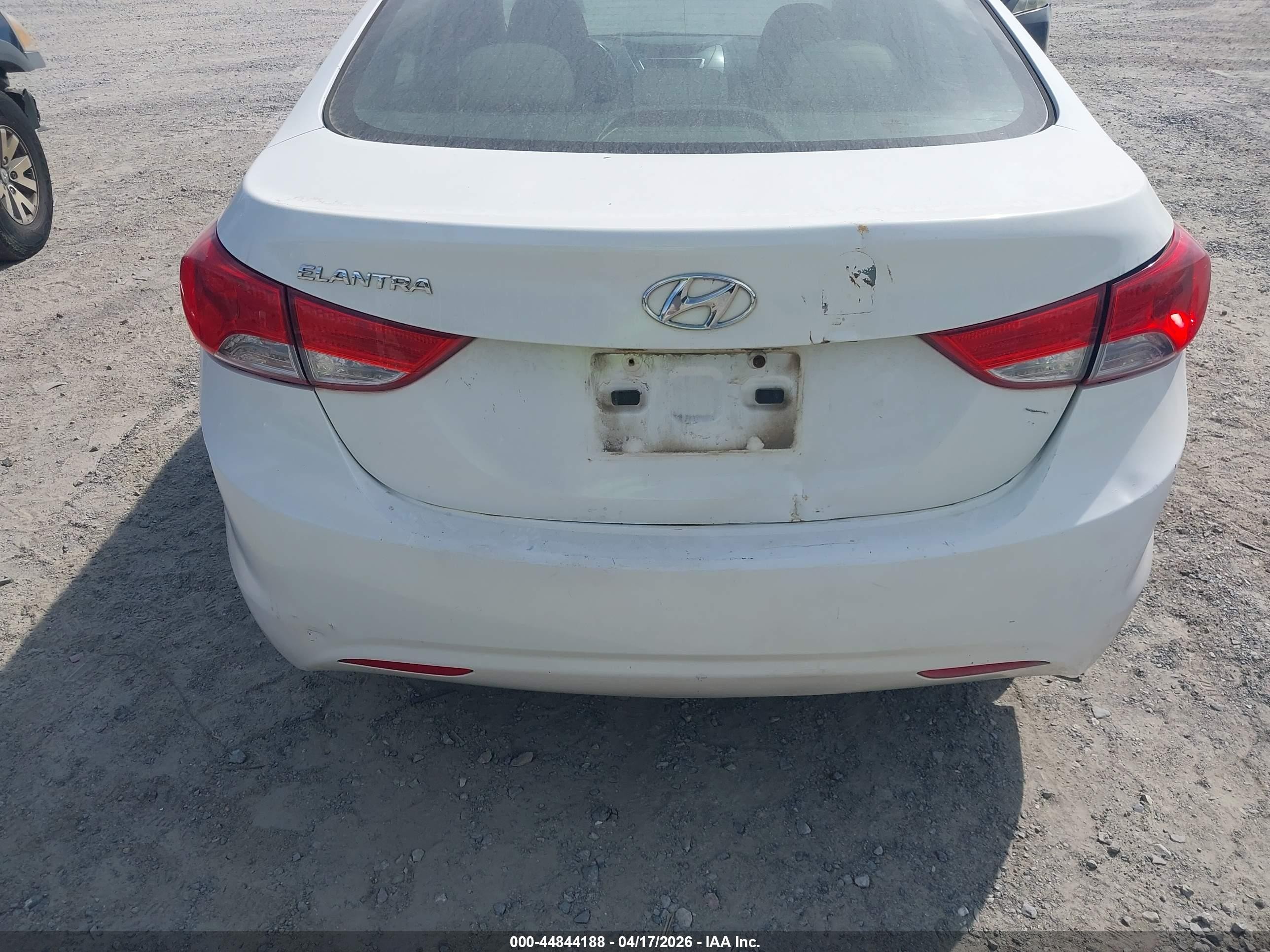 2012 Hyundai Elantra Gls White vin: 5NPDH4AE4CH076663