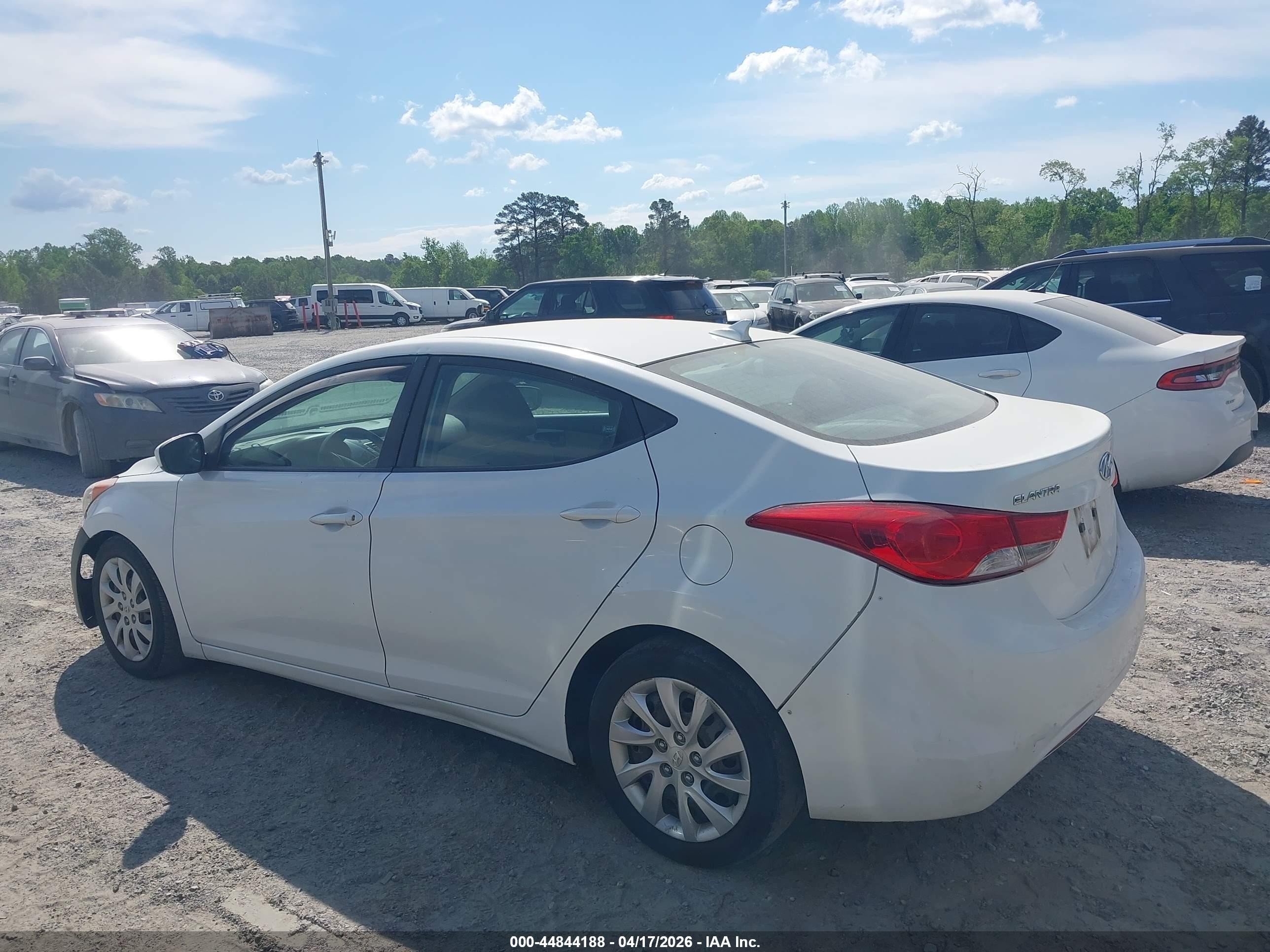 2012 Hyundai Elantra Gls White vin: 5NPDH4AE4CH076663