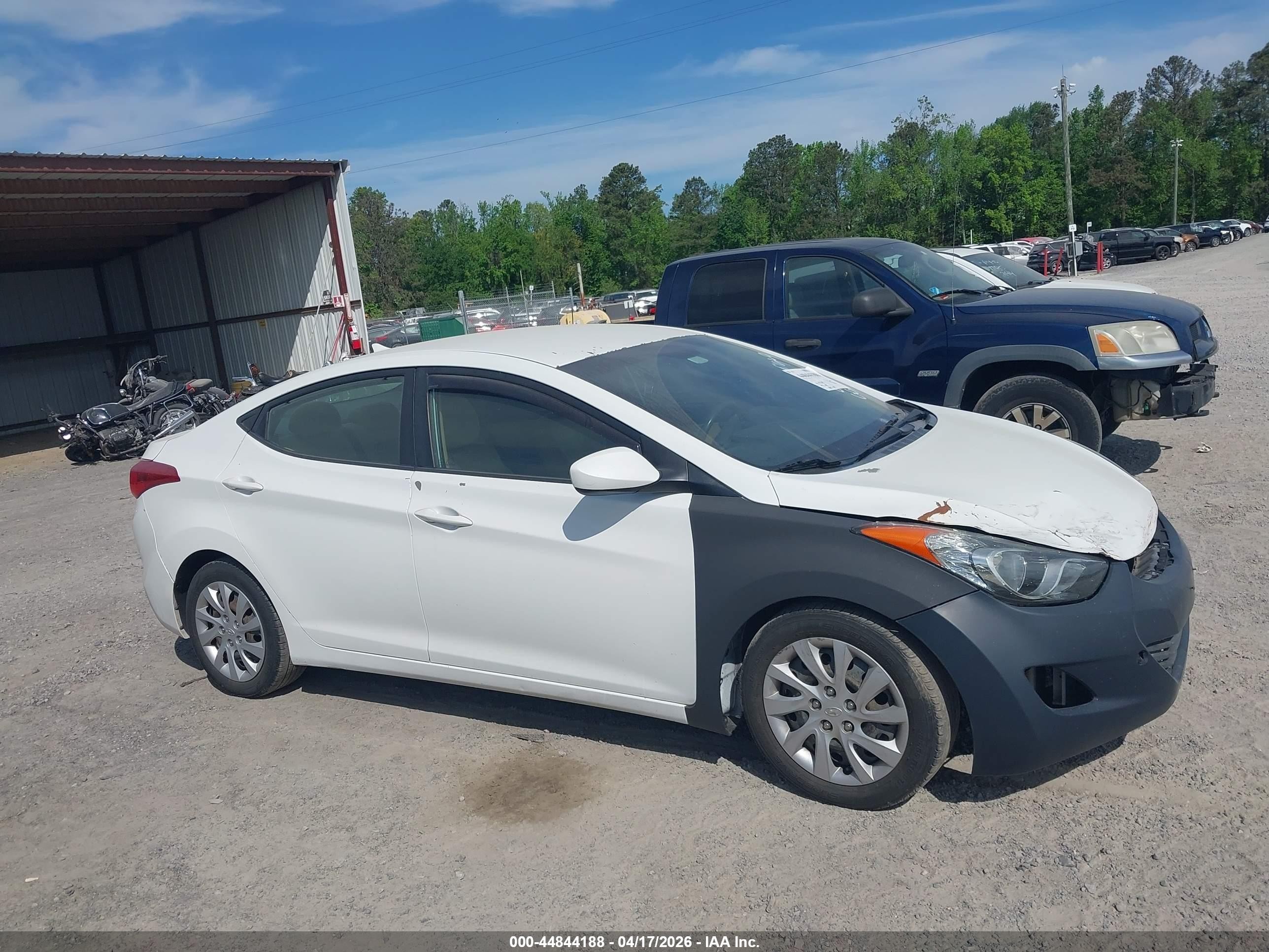 2012 Hyundai Elantra Gls White vin: 5NPDH4AE4CH076663