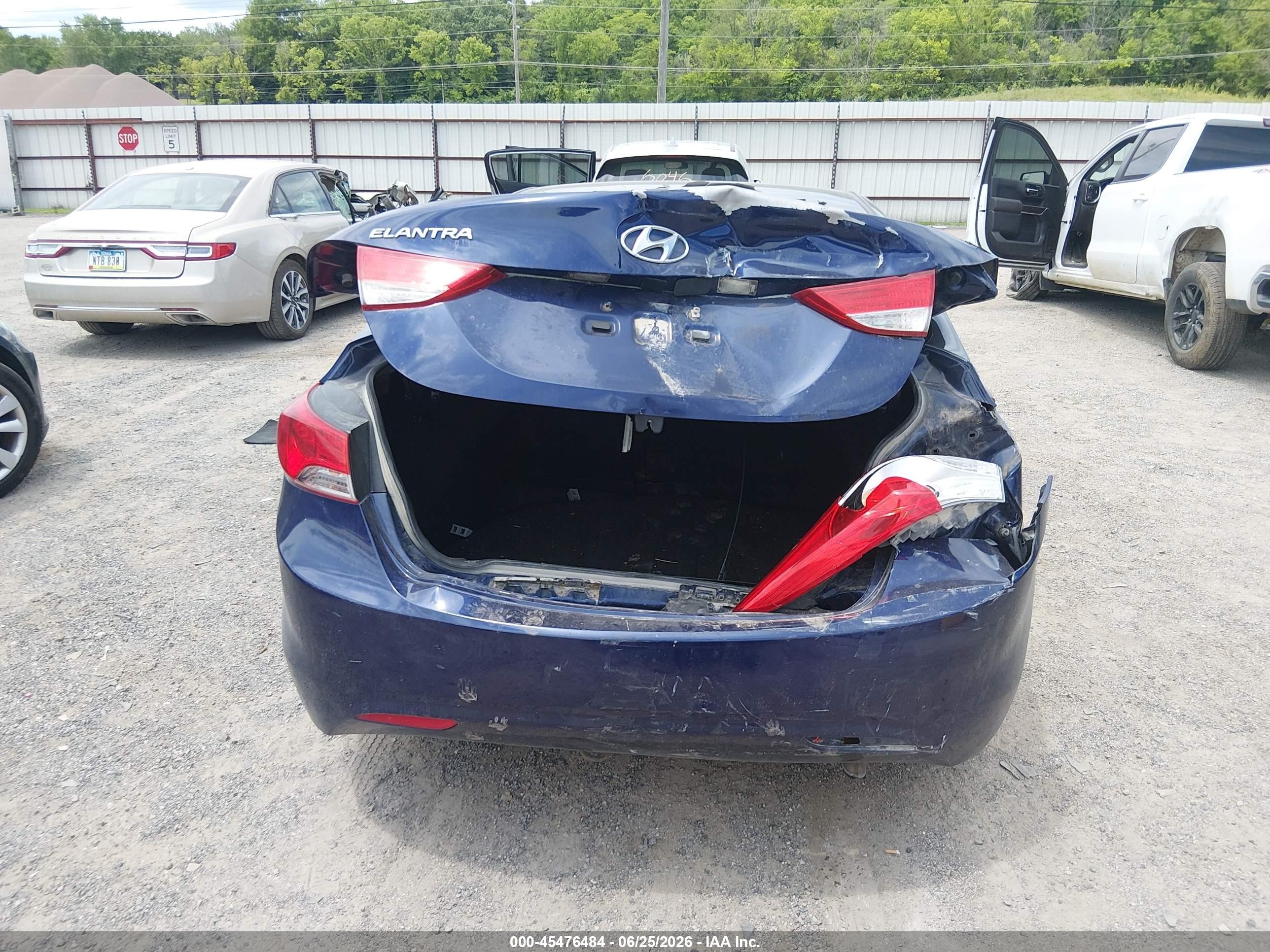 2012 Hyundai Elantra Gls Blue vin: 5NPDH4AE4CH108852